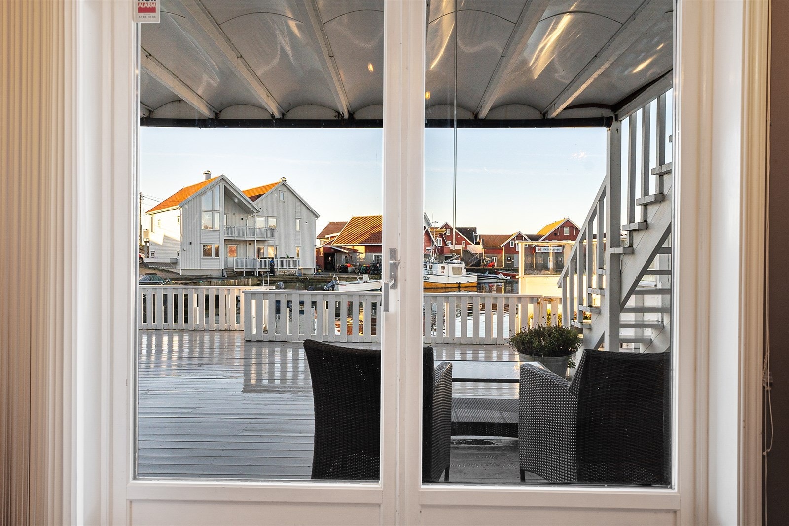 Utgang til terrasse/brygge fra stue Galleribilde