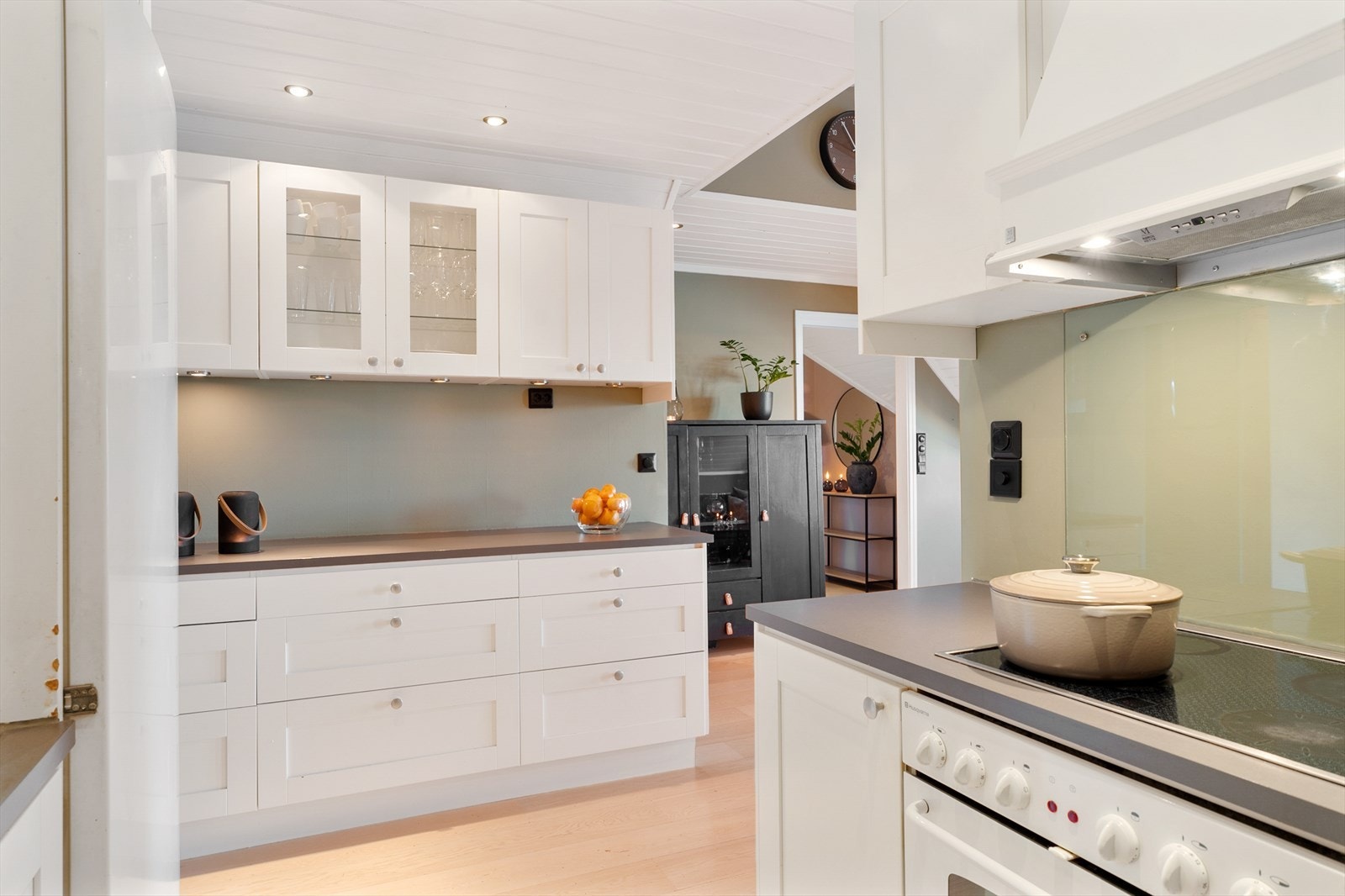 Det ble også montert nye skap/skuffer i 2012 Galleribilde