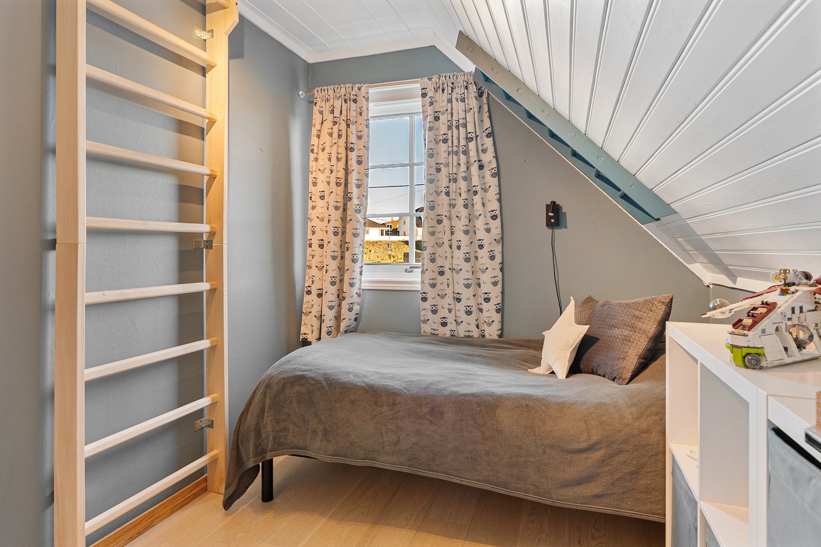 Soverom 2 i 2.etg Galleribilde