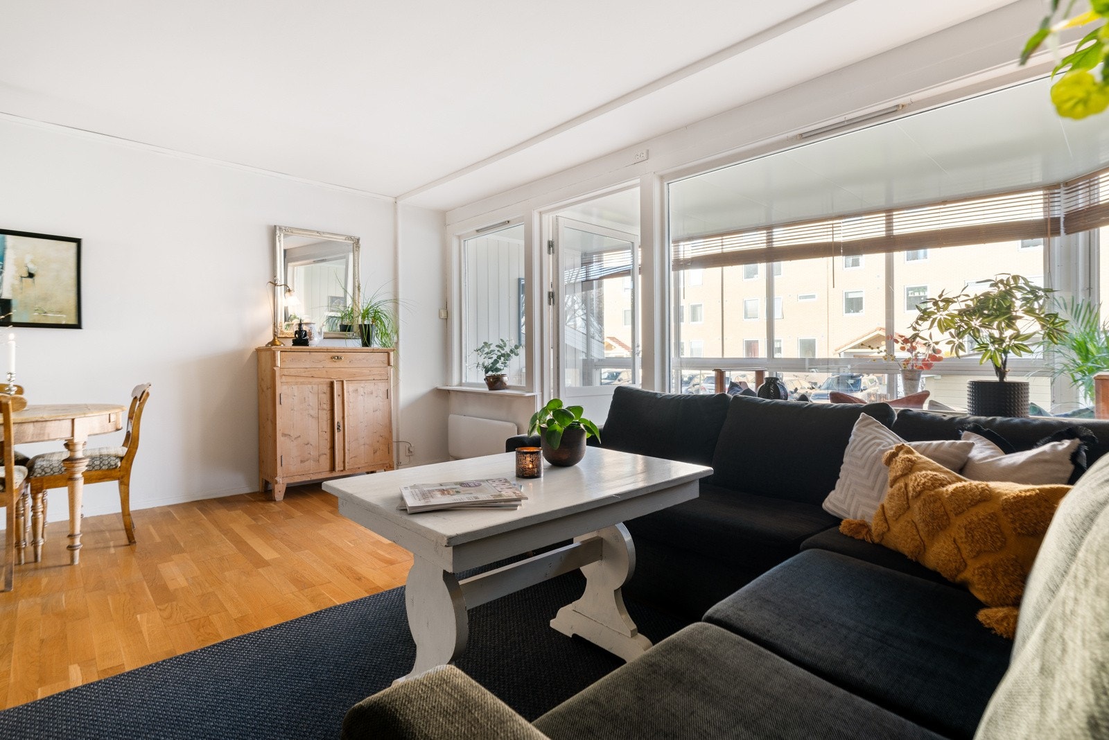 Fra stuen er det adkomst til en innglasset balkong på 9,5 kvm. Galleribilde