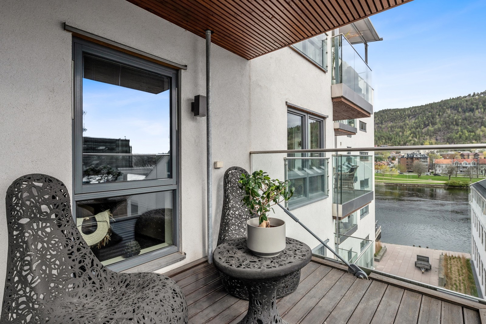 Balkong tilknyttet hovedsoverom. Galleribilde