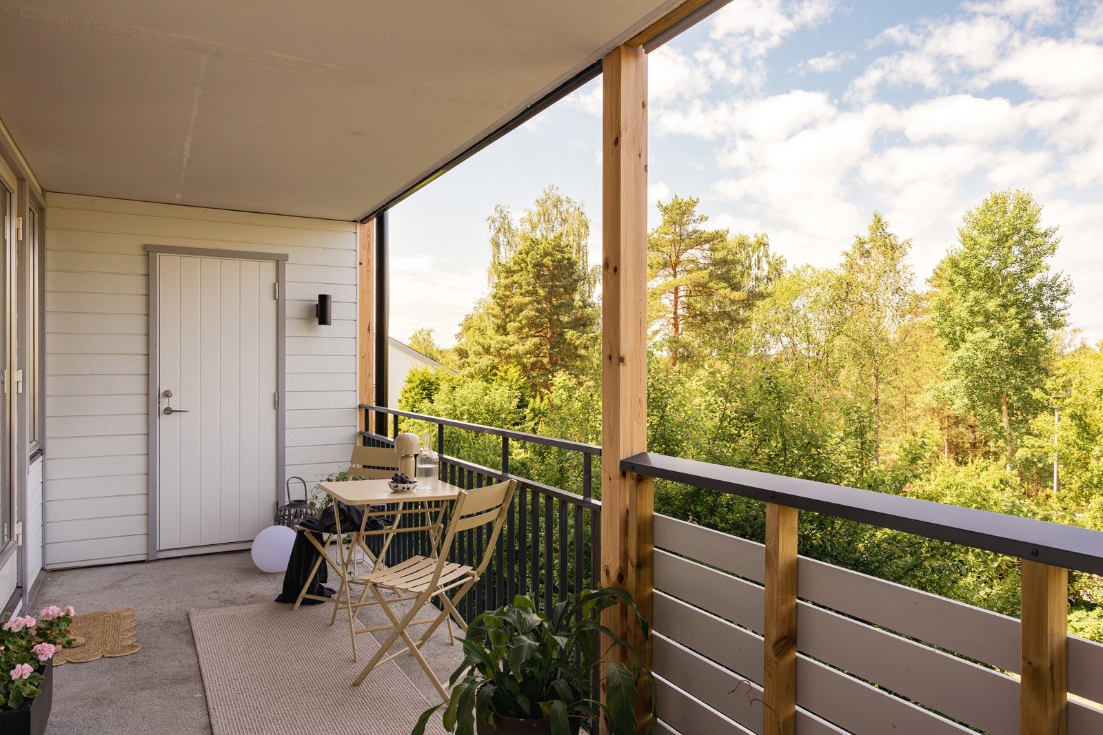 Bod på enden av balkong. Galleribilde