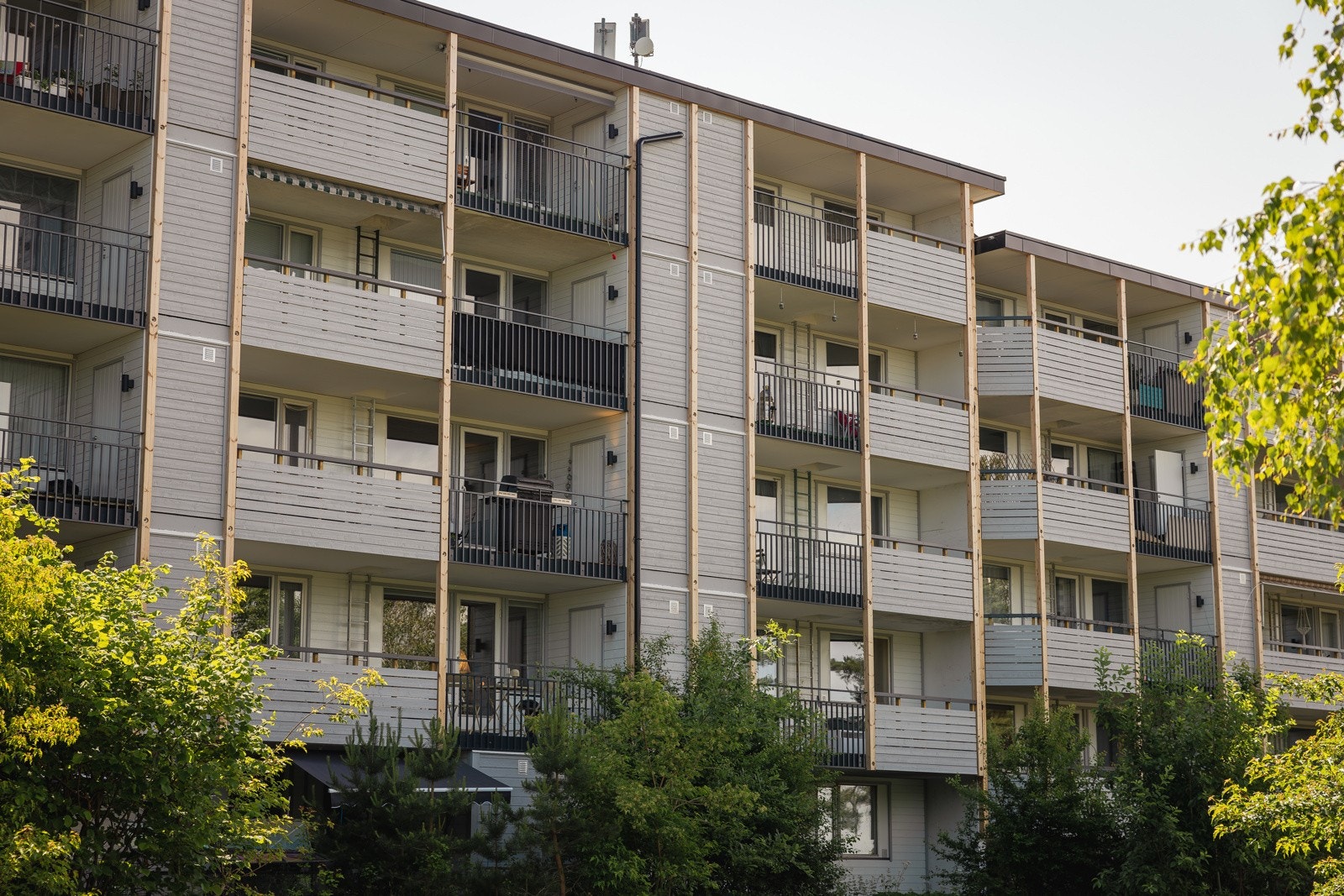 Borettslaget har de siste årene gjennomført en omfattende fasaderehabilitering, noe som bidrar til et godt vedlikeholdt og mer attraktivt bomiljø Galleribilde