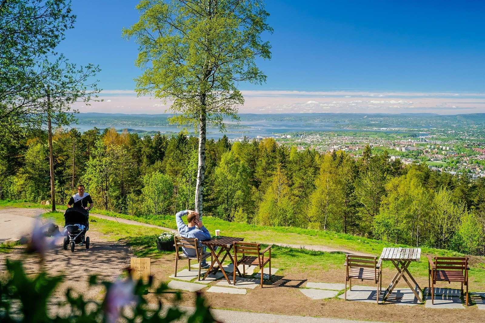 Grefsenkollen kan blant annet by på vakker utsikt og motbakketrening til fots eller på sykkel. Galleribilde