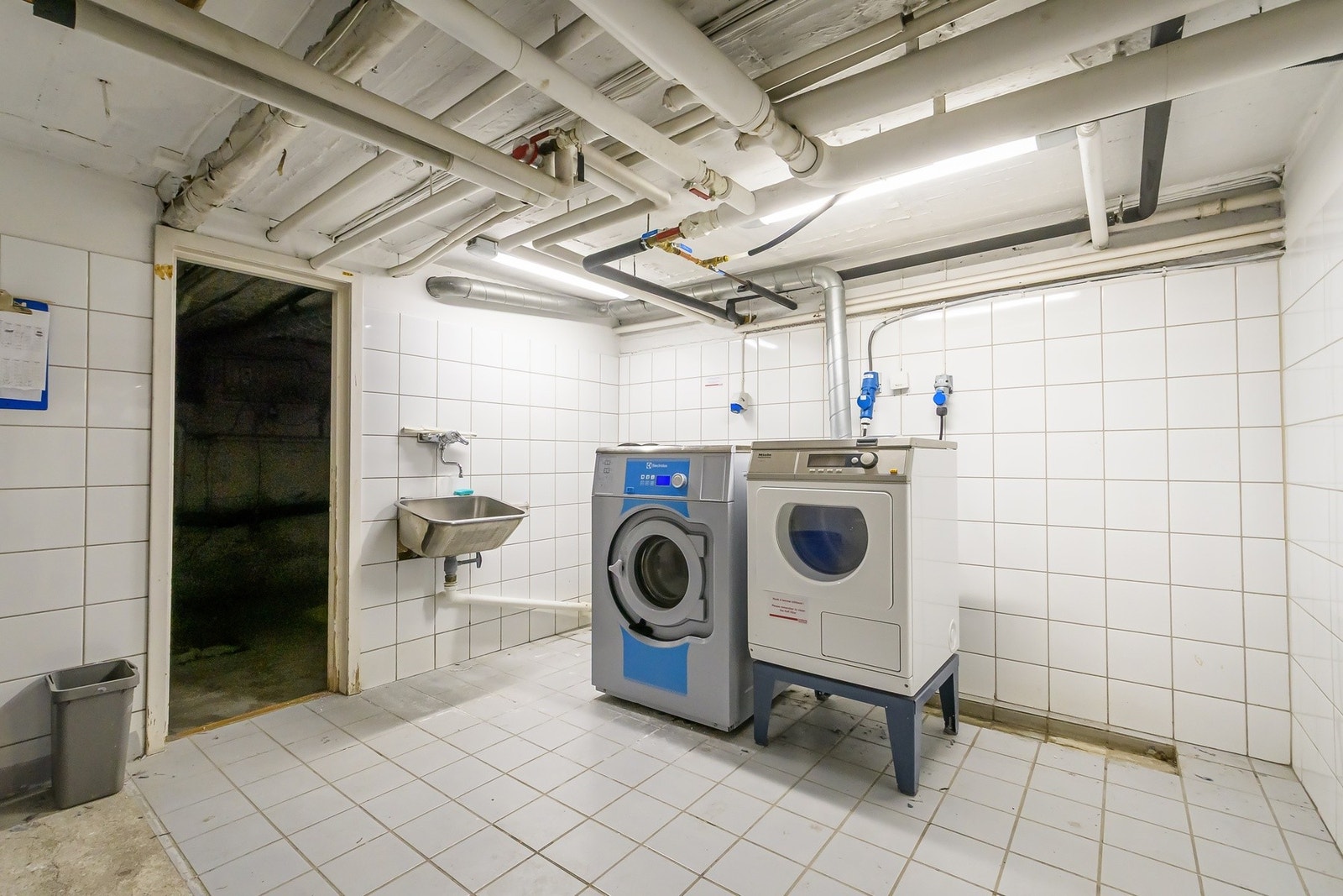 Fellesvaskeri i kjeller Galleribilde