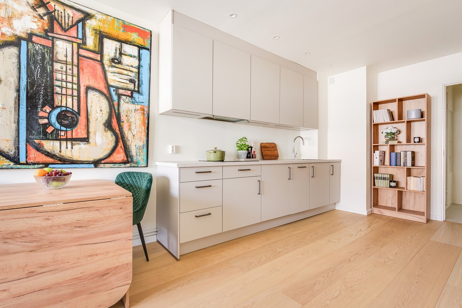 Nytt kjøkken fra Nobilia i 2024 nøyaktig tilpasset rommets mål Galleribilde