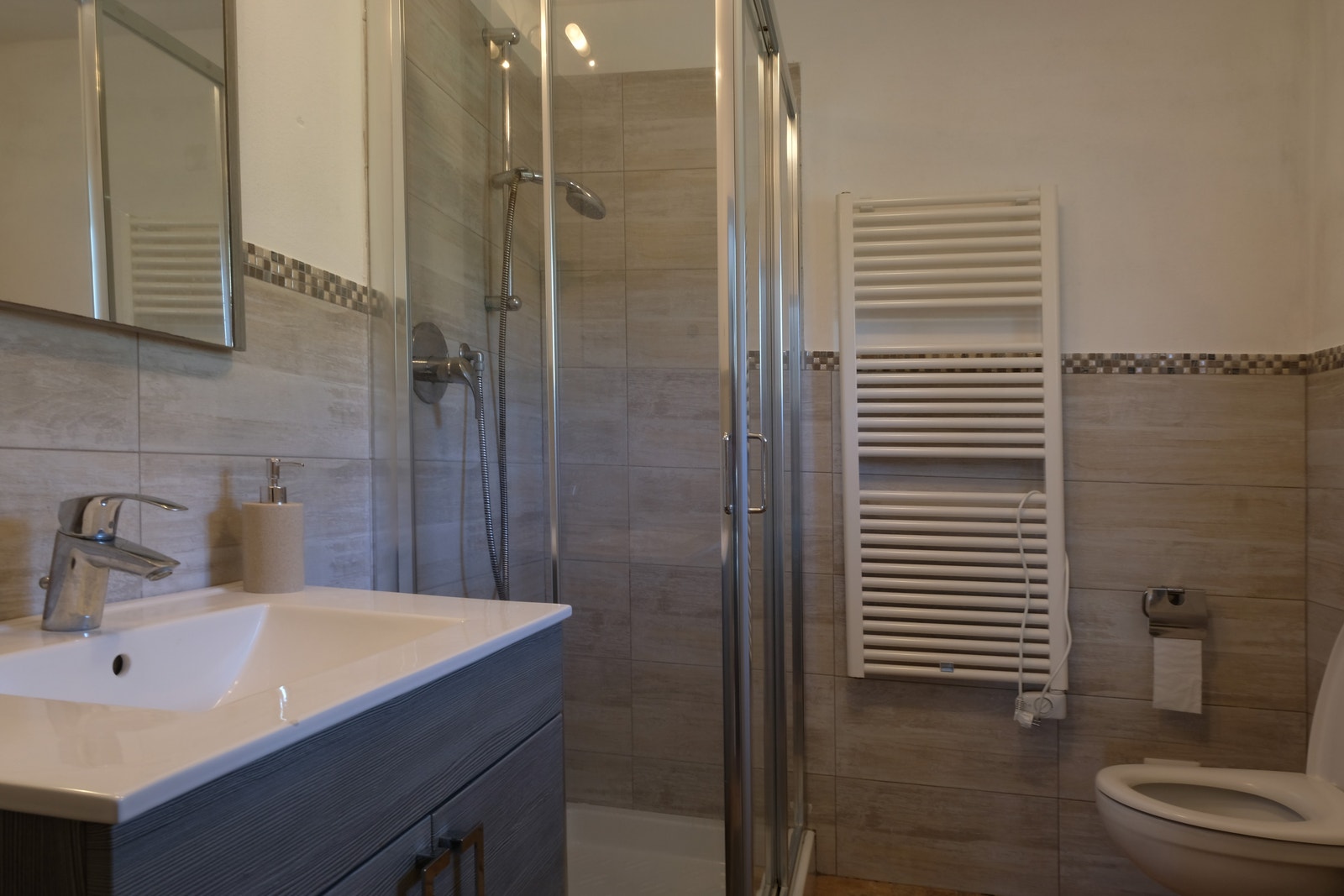 Gjesteboligen - Bad med dusj Galleribilde