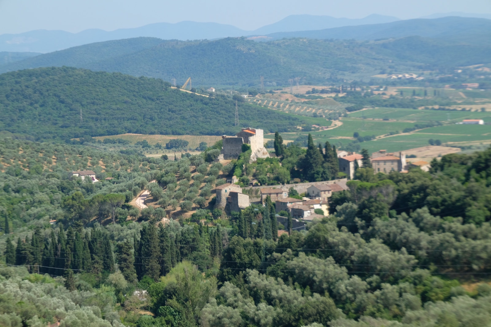 Utsikt til Borgen Suvereto! Galleribilde