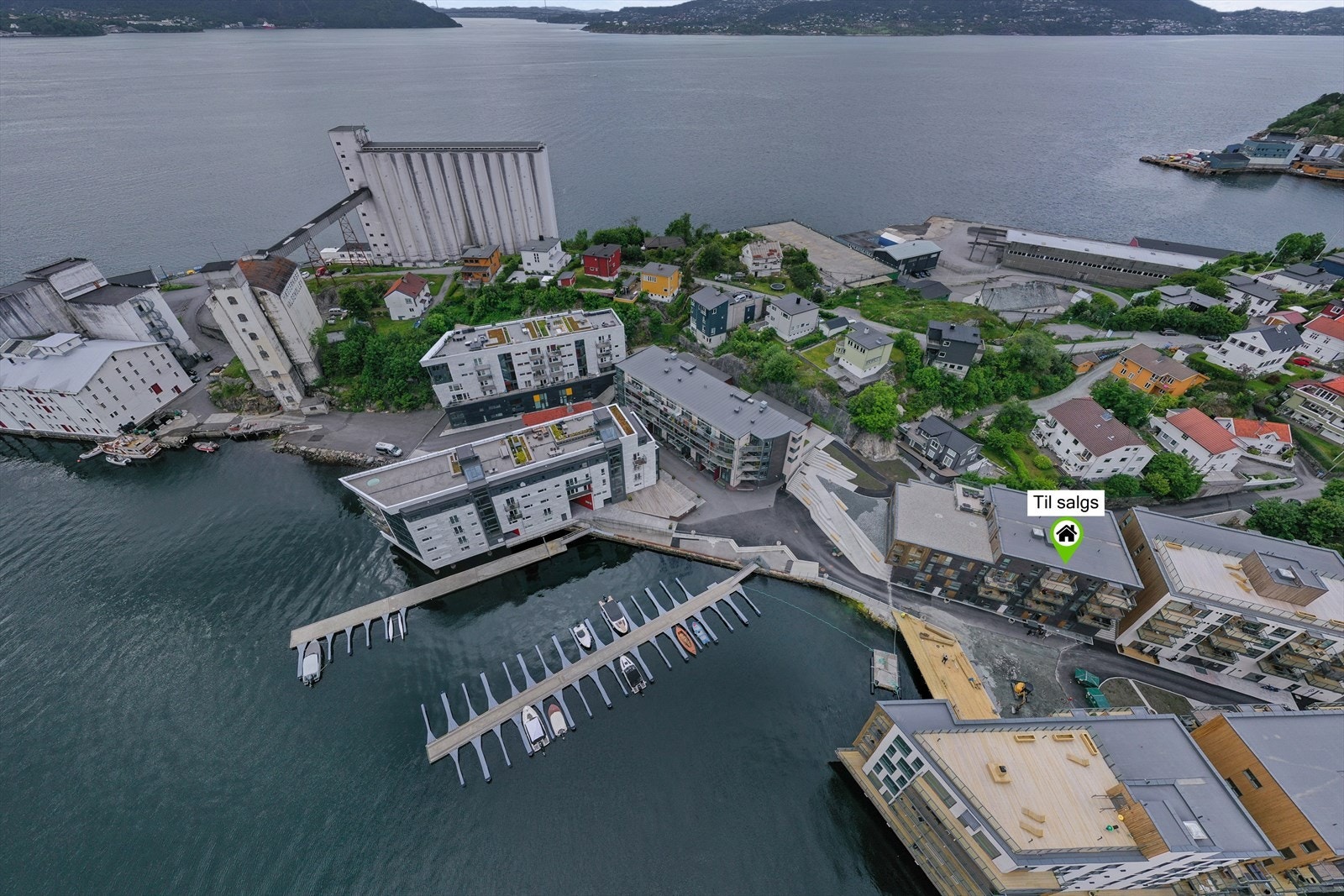 Fantastisk beliggenhet. Velkommen til Nyhavn i Bergen. Galleribilde