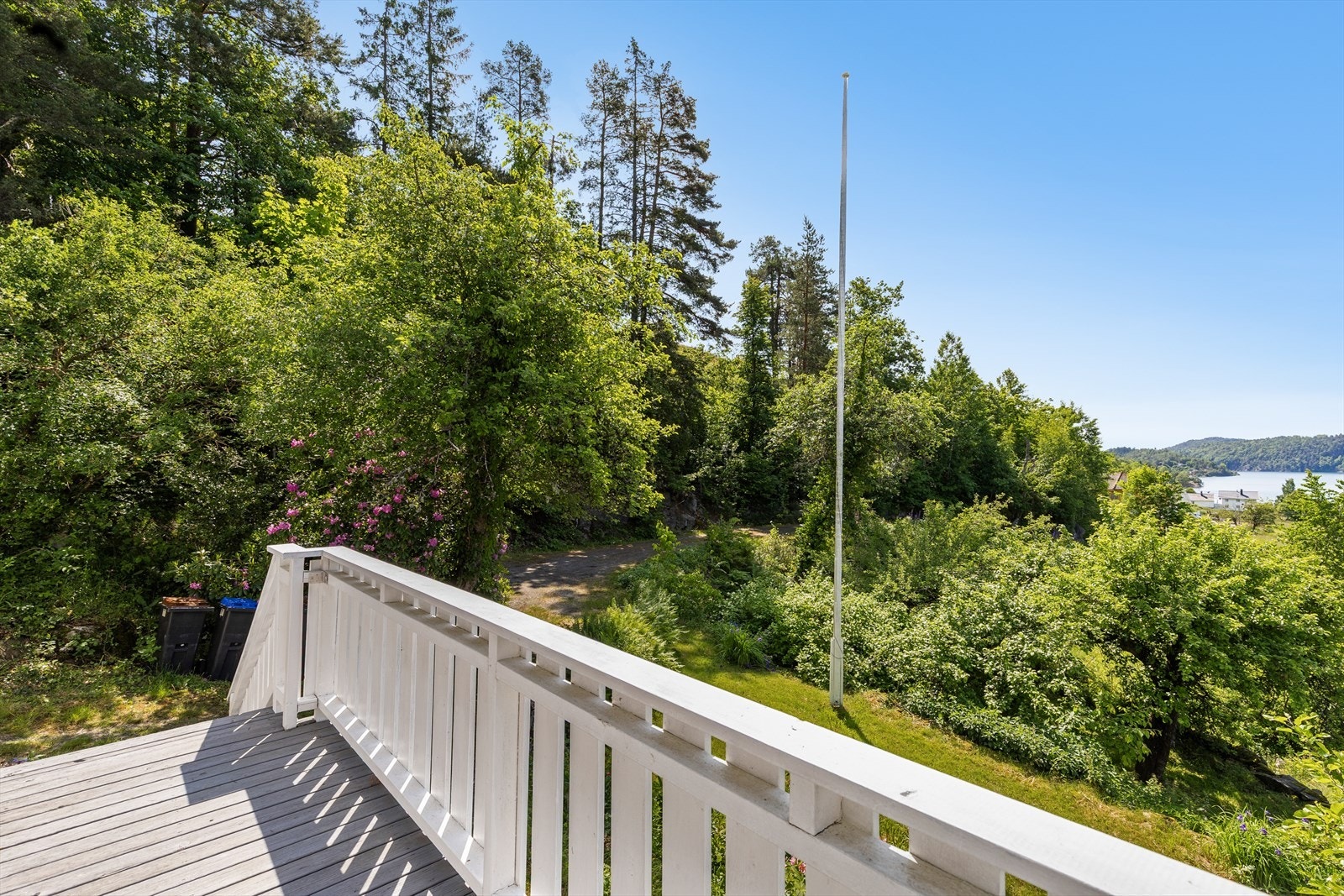 Frodig og usjenert beliggenhet på Østerå Galleribilde