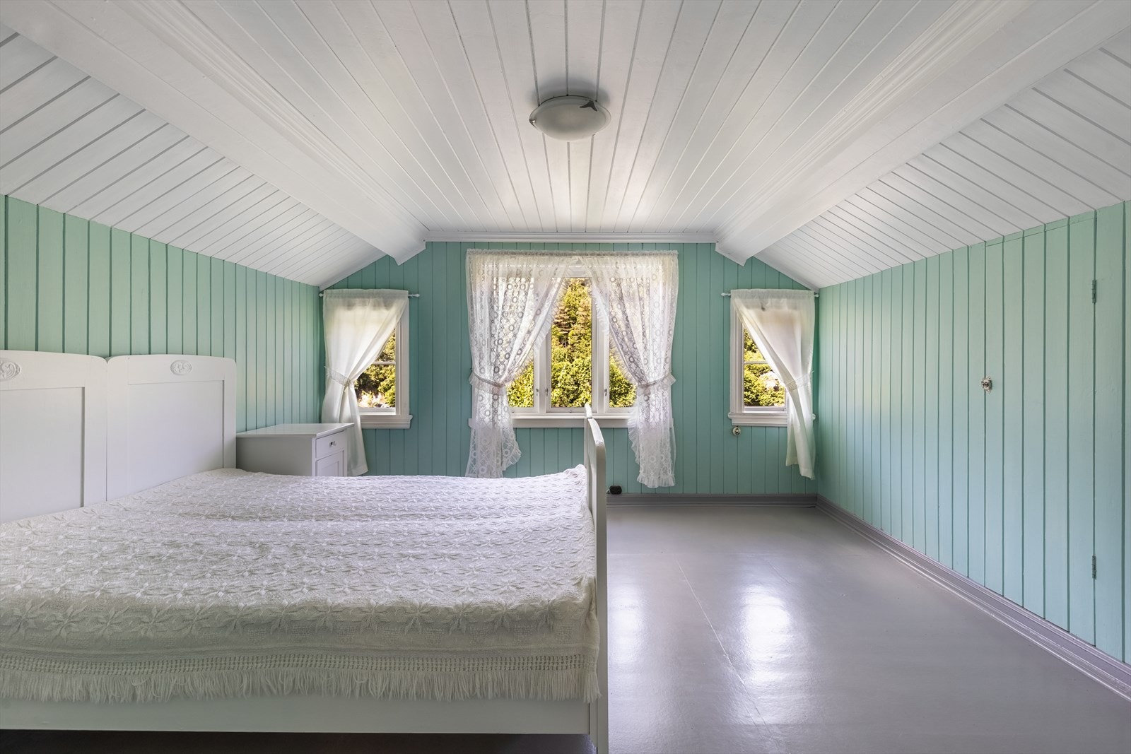 Soverom 2 (ikke godkjent ihht. dagens krav til rømningsvei) Galleribilde