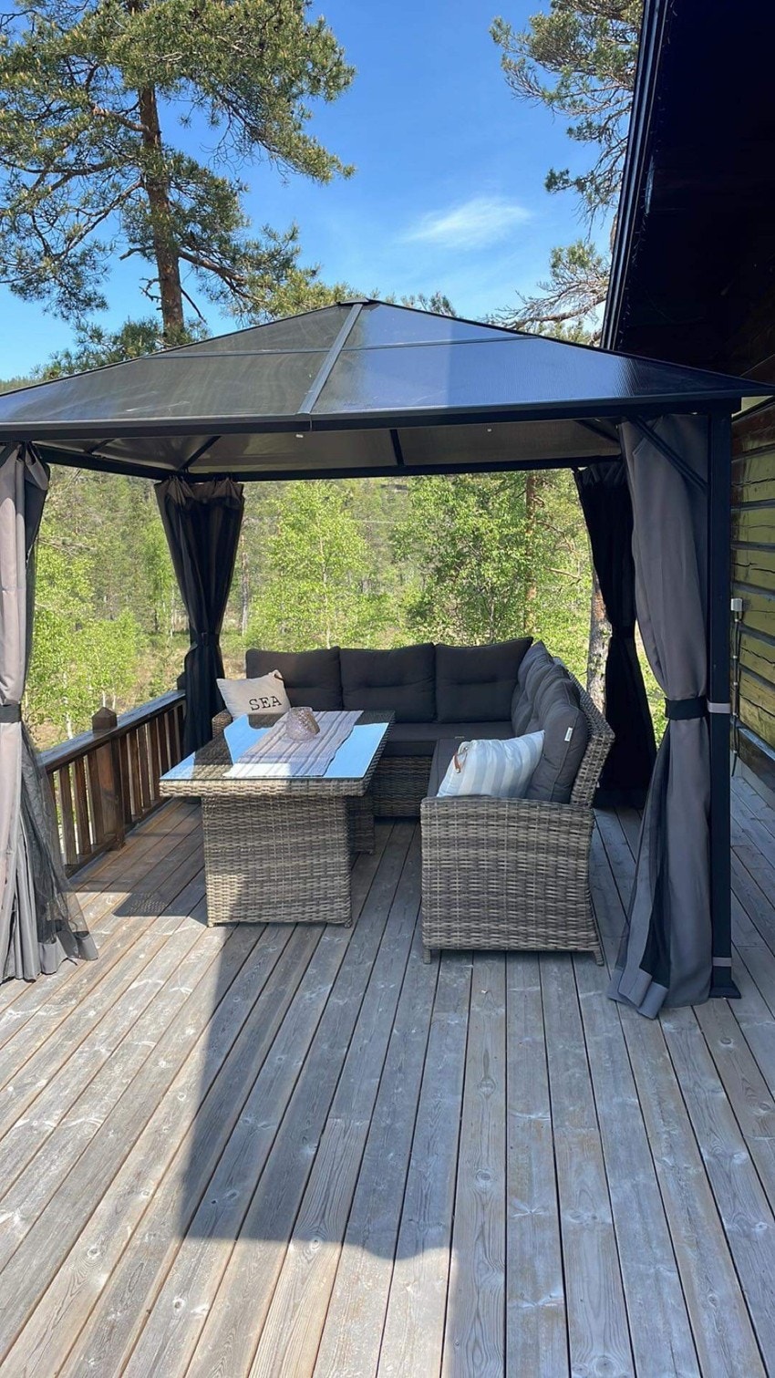 Koselig sitteområde på terrassen utenfor hytta - Selgers egne bilder Galleribilde