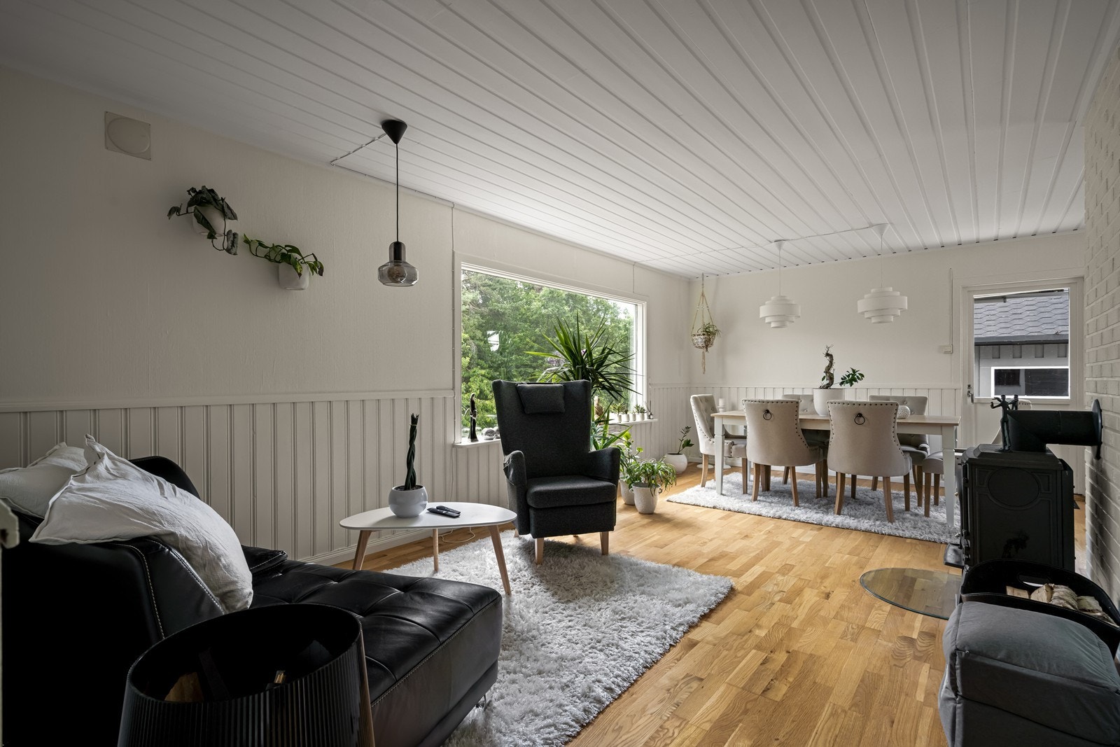 Gode, naturlige lysforhold fra store vindusflater Galleribilde