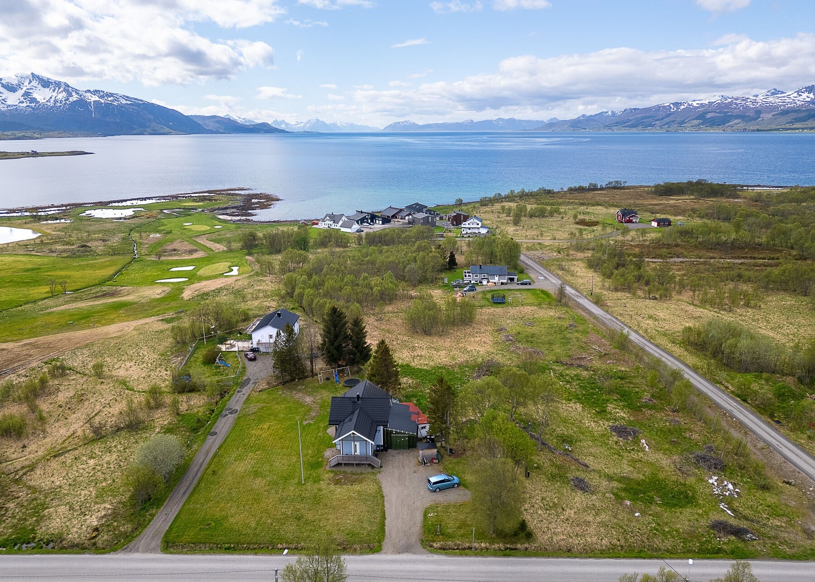 Kjerringneset - Fin og oppgradert enebolig i landlige omgivelser. Stor tomt i barnevennlig boligområde. Galleribilde