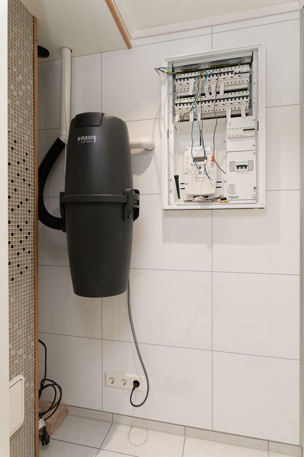 Teknisk rom. Det er nyere elektrisk installasjon i boligen. Galleribilde