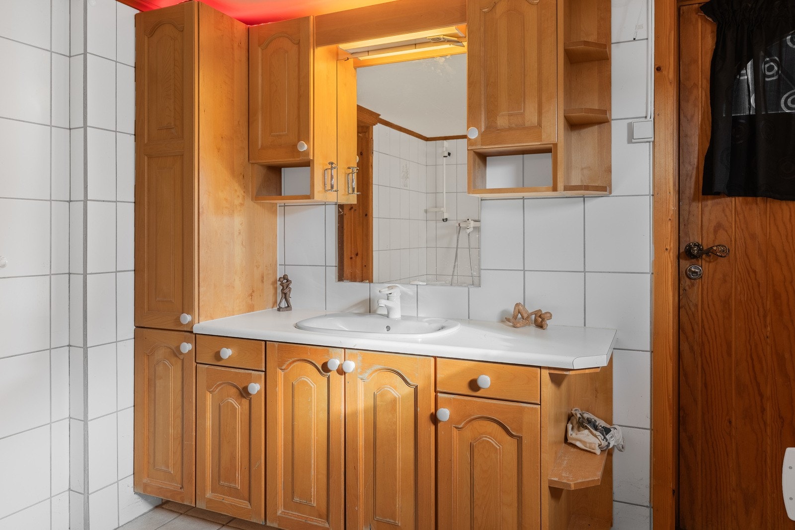 I 2024 ble det utført dreneringsarbeid på vestsiden av huset. Galleribilde