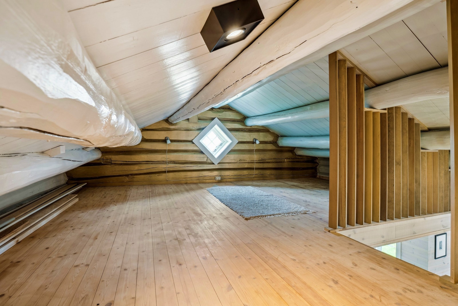 Hems med tregulv (ikke godkjent for varig opphold) Galleribilde