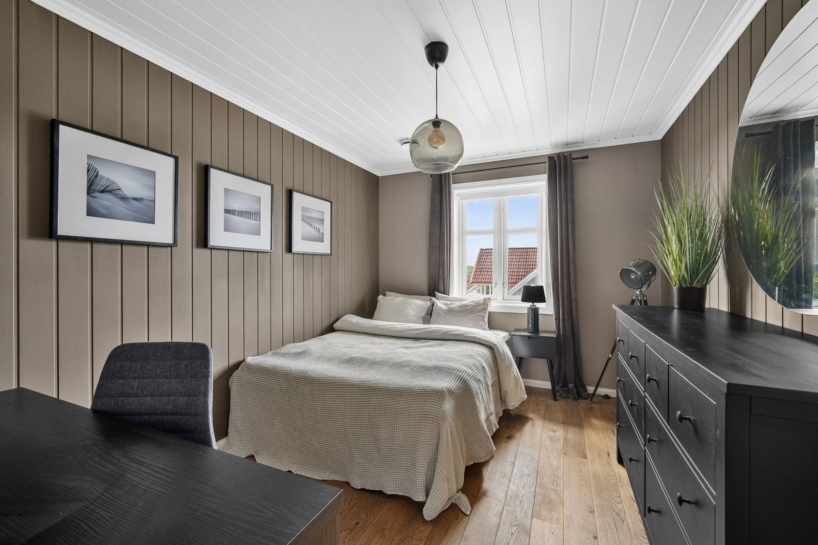 Soverom 4. Rommet passer perfekt som barnerom, gjesterom eller kontor. Galleribilde