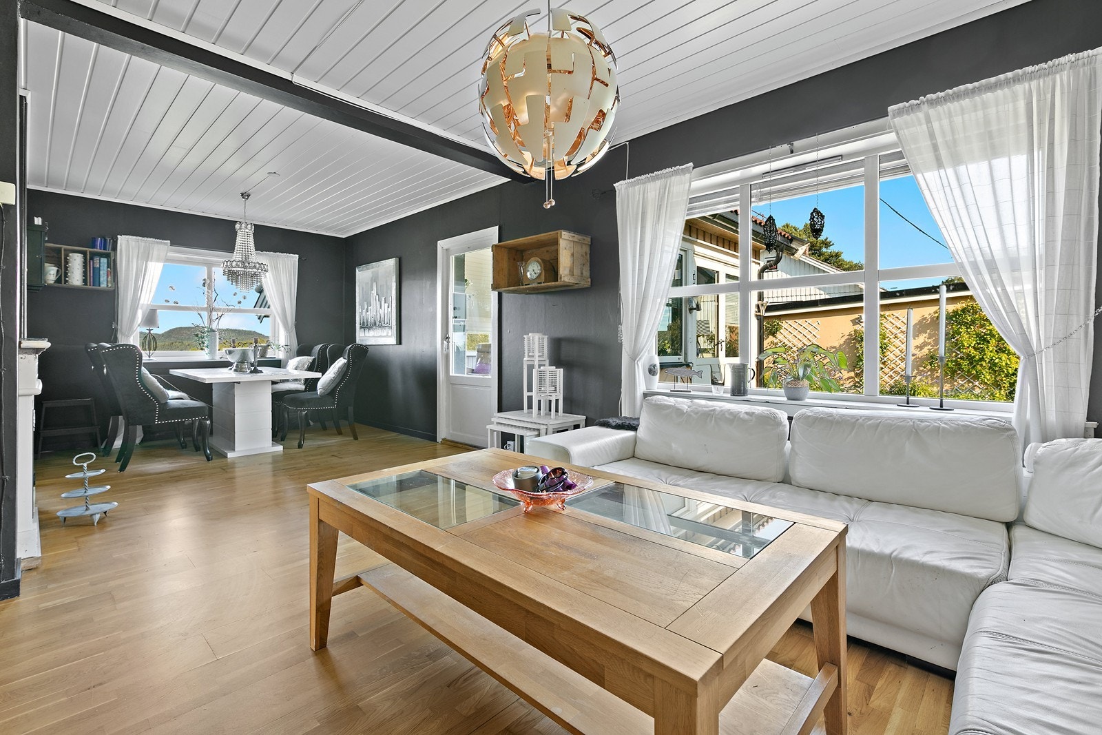 Fra stue mot spisestue Galleribilde