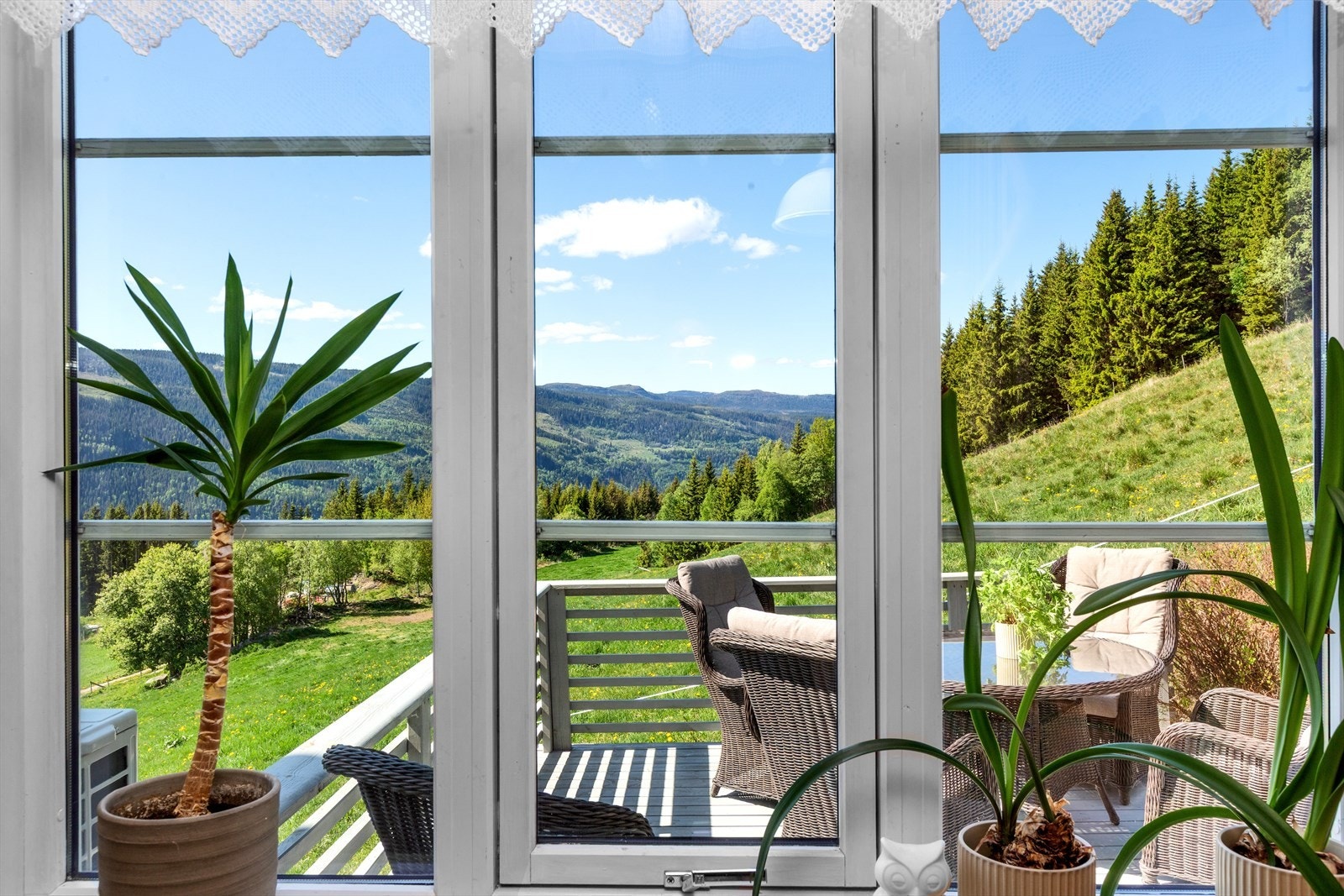 Utsikt nordover dalen Galleribilde