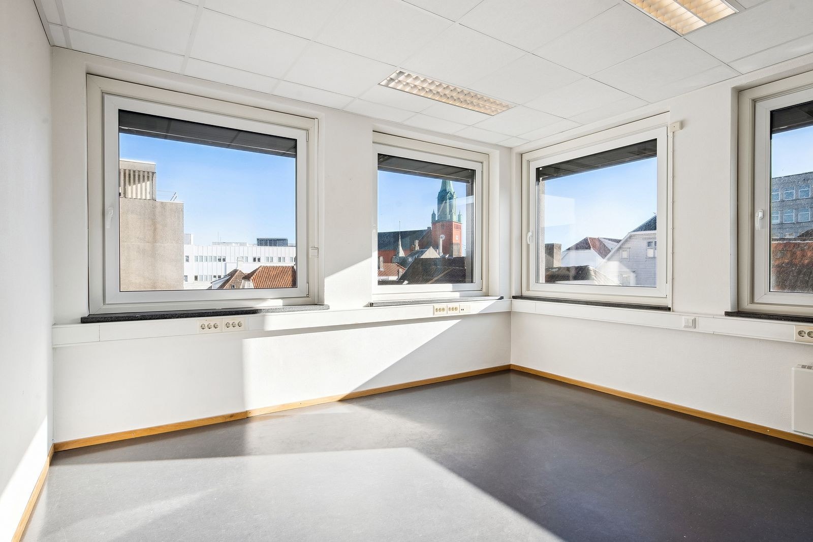 4_kontor_1.jpg Galleribilde