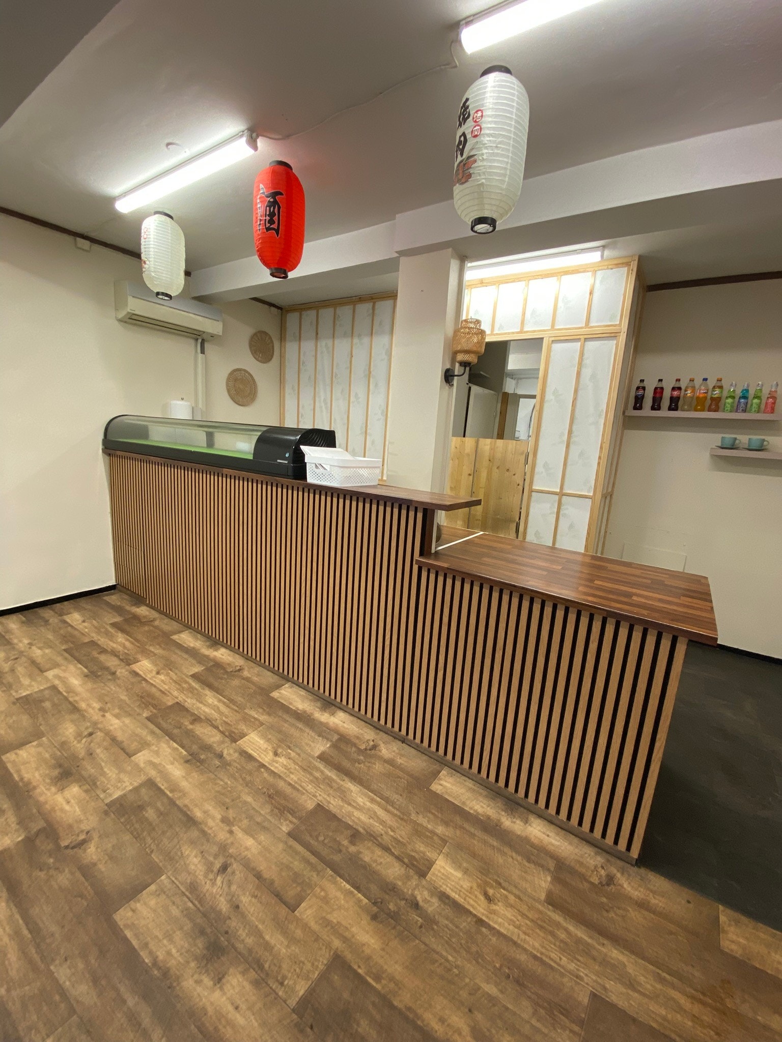 Hyggelig lokale for srvering / take away Galleribilde