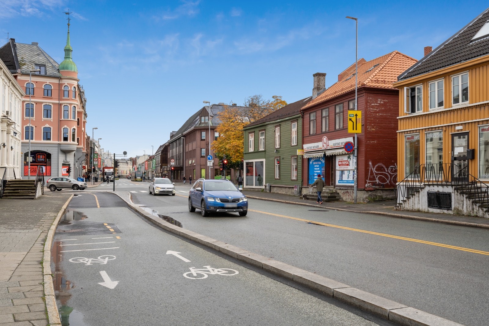 Svært sentral beliggenhet med gode kollektivtilbud, kort vei til dagligvarebutikker og Trondheim Torg. Galleribilde
