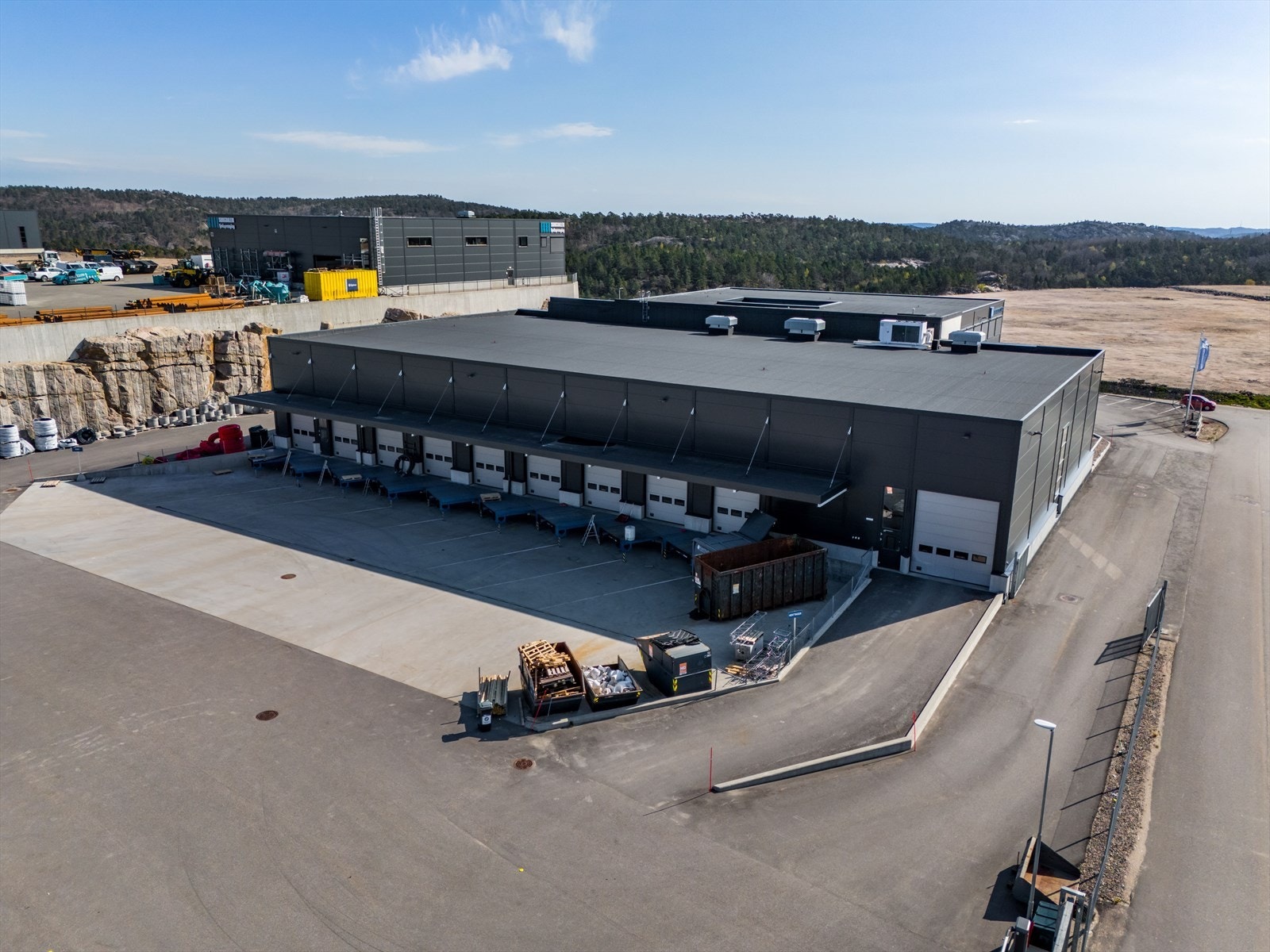 Port og lasteramper fra utelager Galleribilde