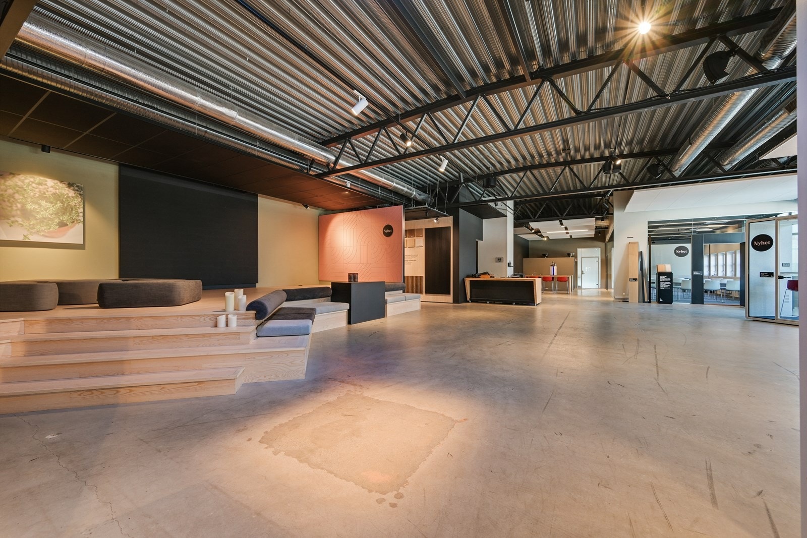 Showrom - åpent areal Galleribilde