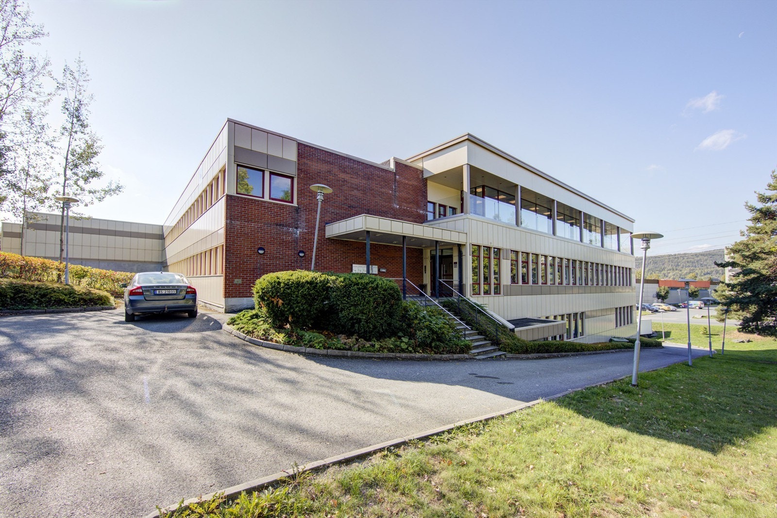 Fasade - inngang Galleribilde
