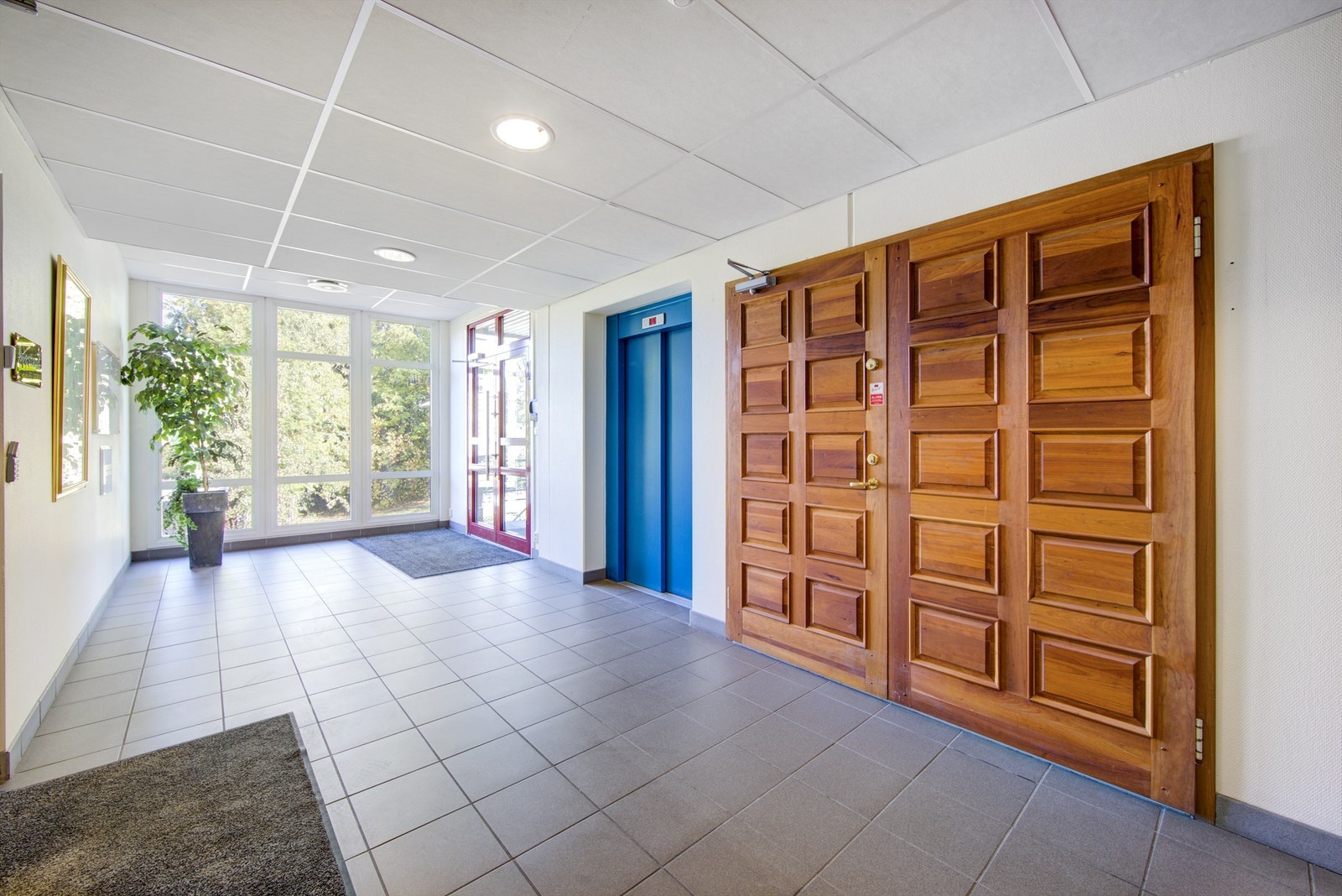 Inngangsparti - heis Galleribilde