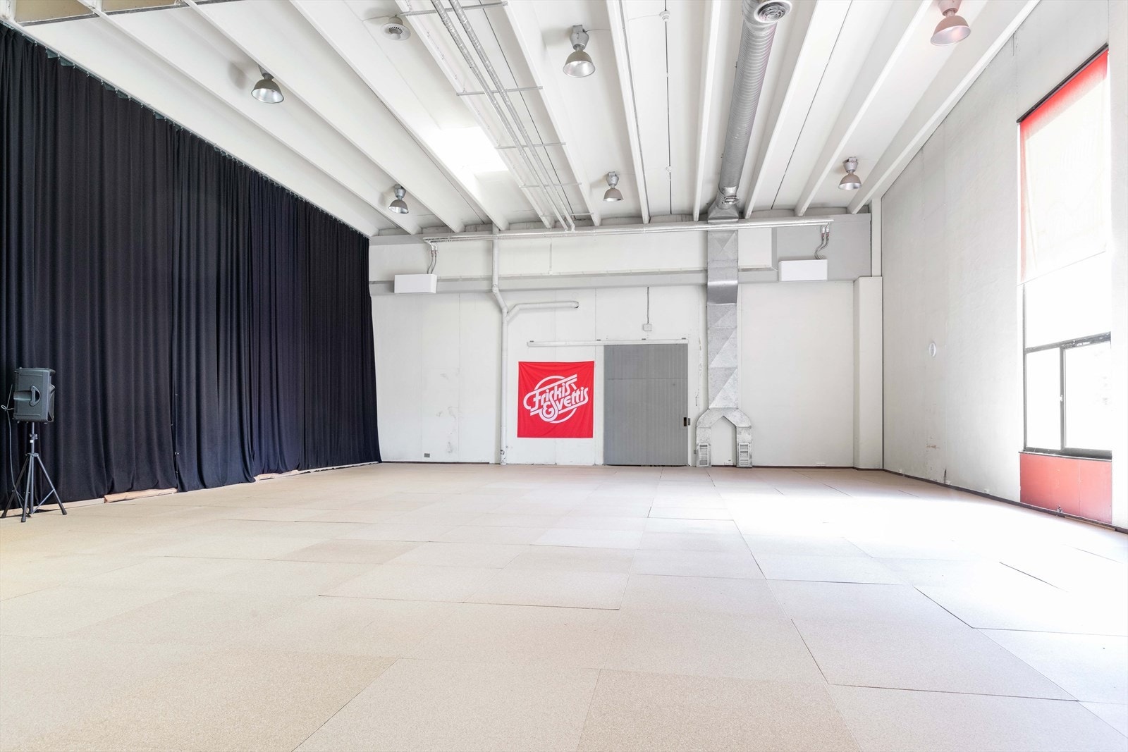 Produksjonslokaler/lager med 6 m. høyde. Galleribilde