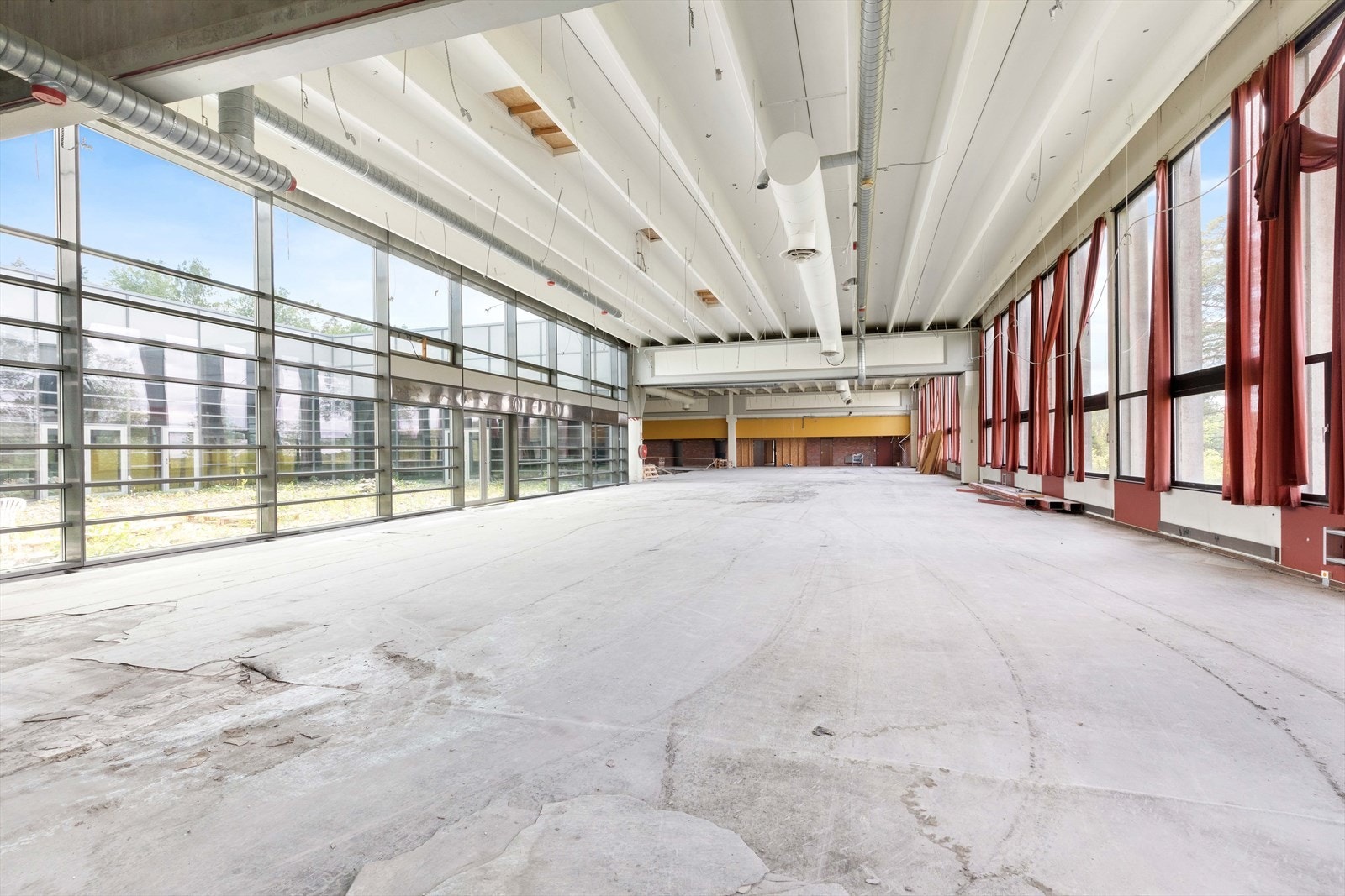 Produksjonslokaler/lager med 6 m. høyde. Galleribilde