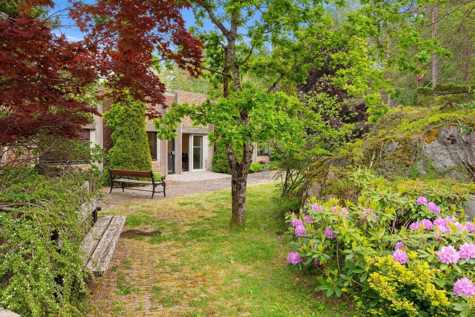 Uteområdet. Galleribilde