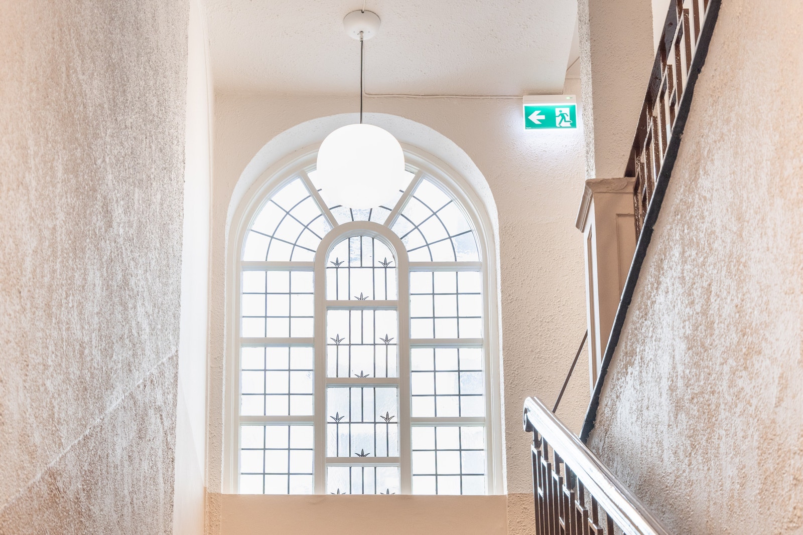 Starvhusgaten 2b, entré - trapp Galleribilde