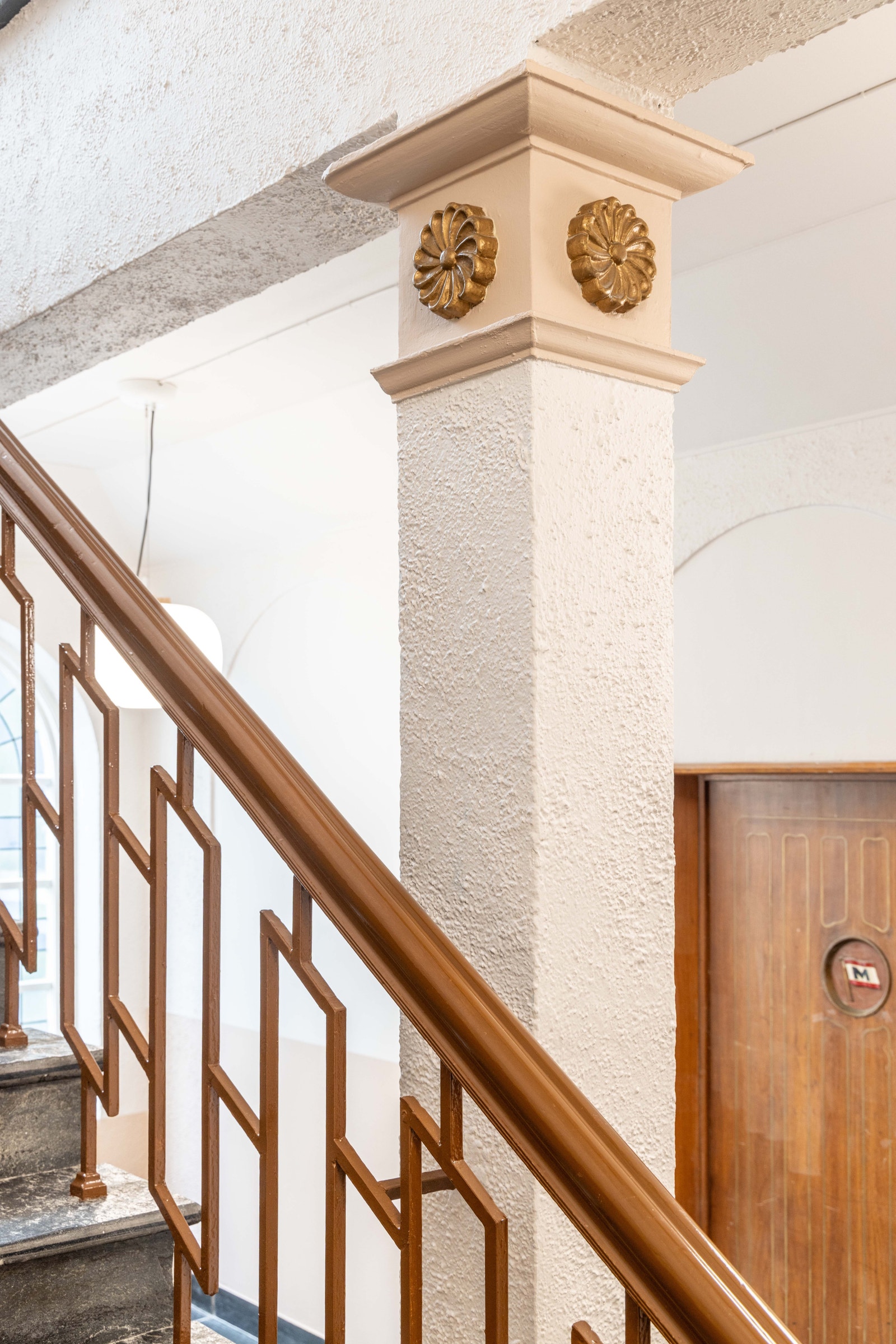 starvhusgaten 2b, ornamenter i trappoppgang Galleribilde