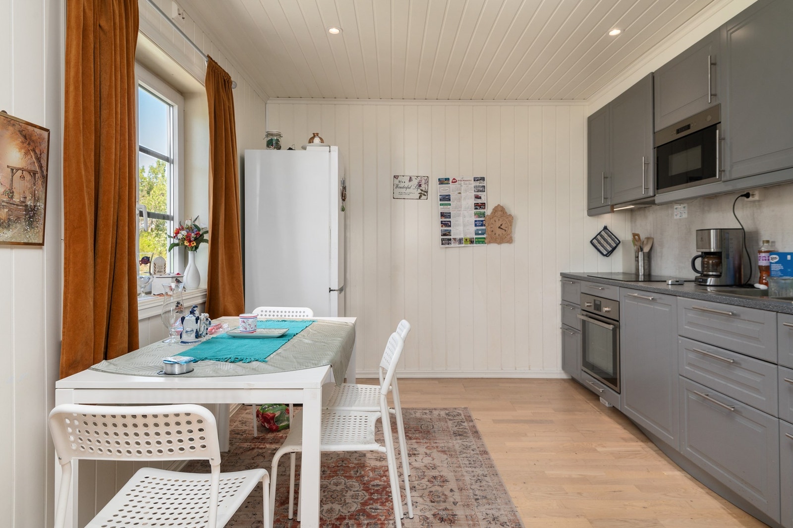 Kjøkken i 2. etasje i firemannsbolig (hovedbygning mot sør). Galleribilde