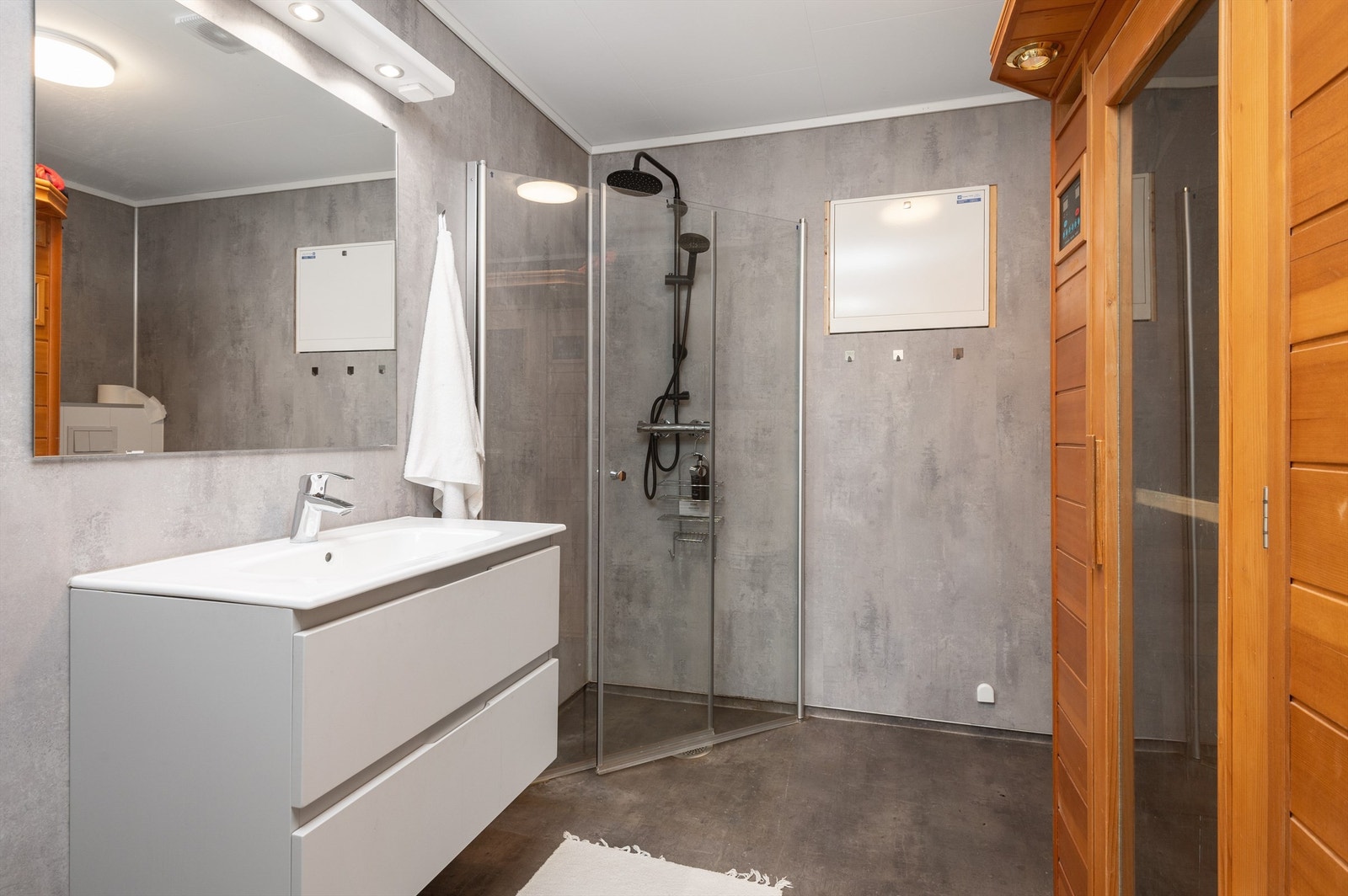 Baderom i 2. etasje i ett av hovedbyggene. Galleribilde