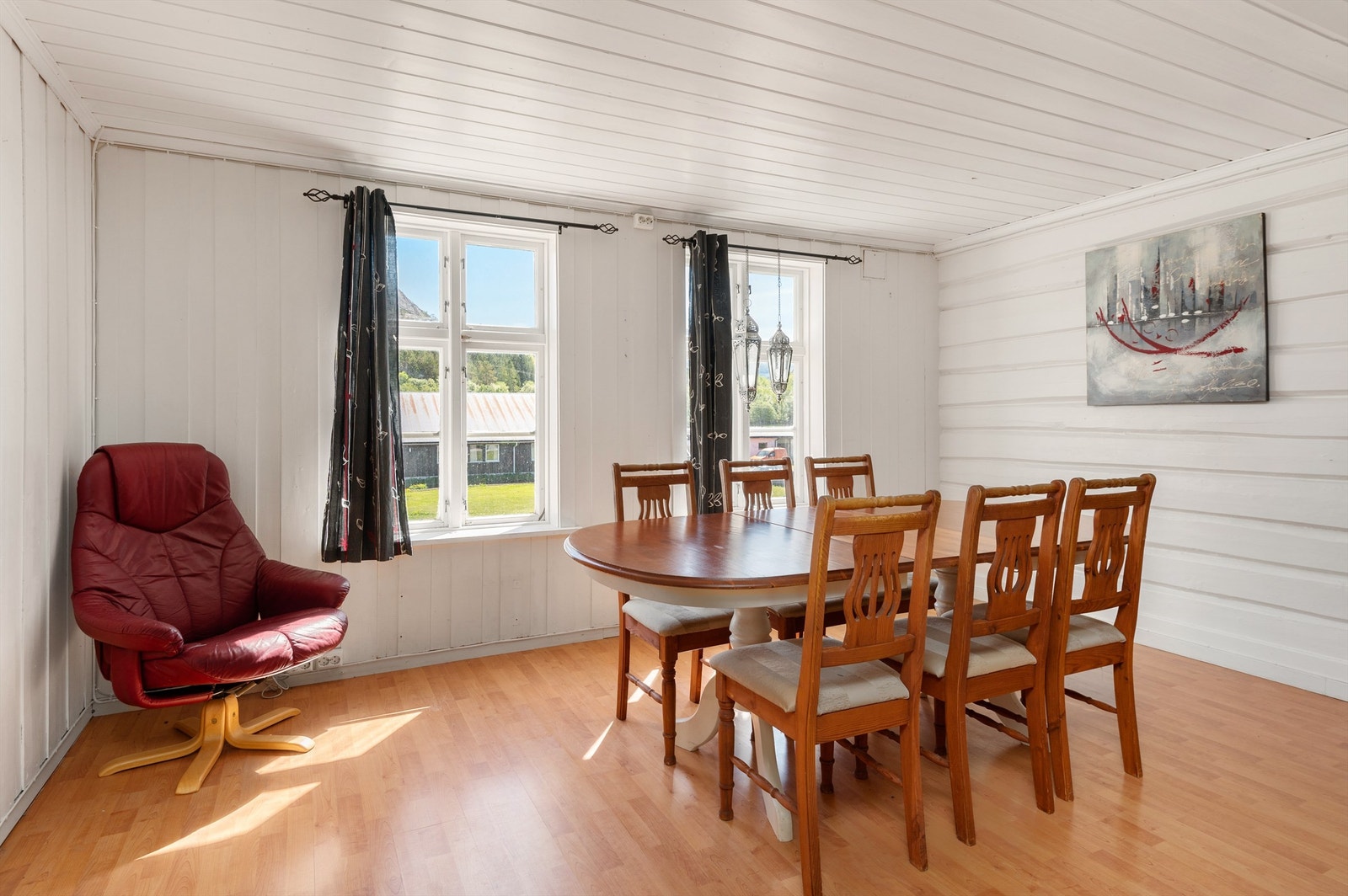 Stue i leilighet i 2. etasje, i hovedbygning mot nord. Galleribilde