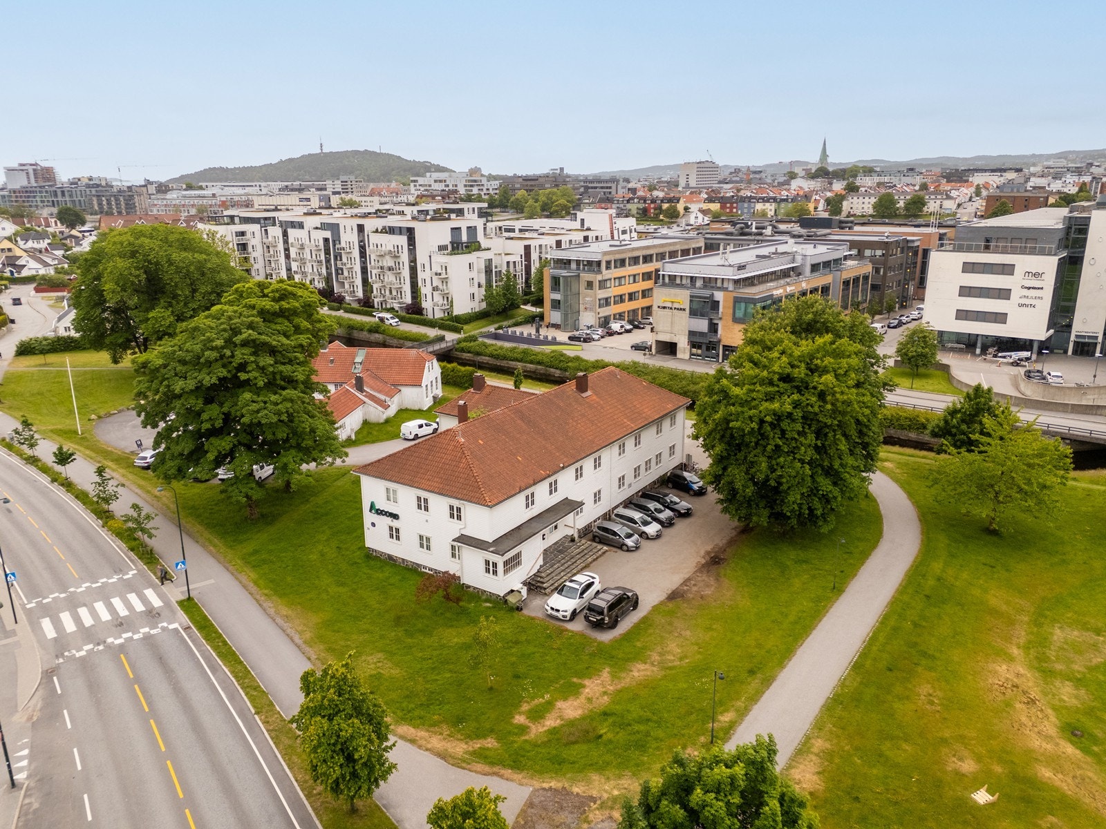 Eiendomsmegler Norge avdeling næring har etter oppdrag for Kristiansand kommune gleden av å presentere for salg en attraktiv eiendom på Lund. Galleribilde