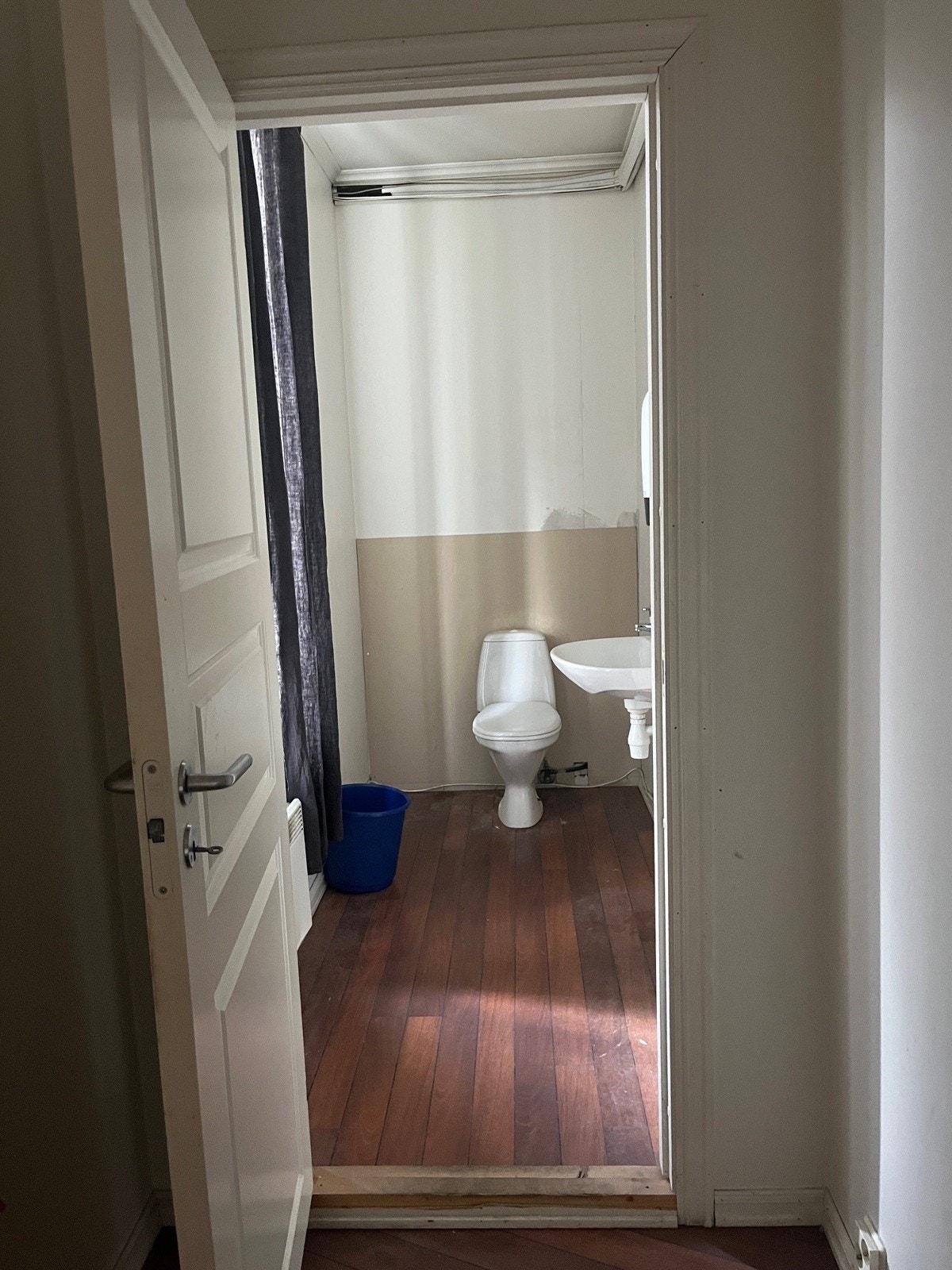 Toalett Galleribilde