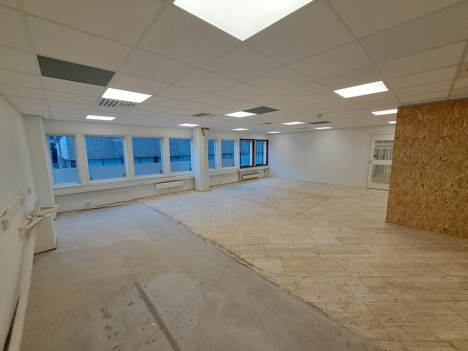 Lager med 2,4 meter takhøyde Galleribilde