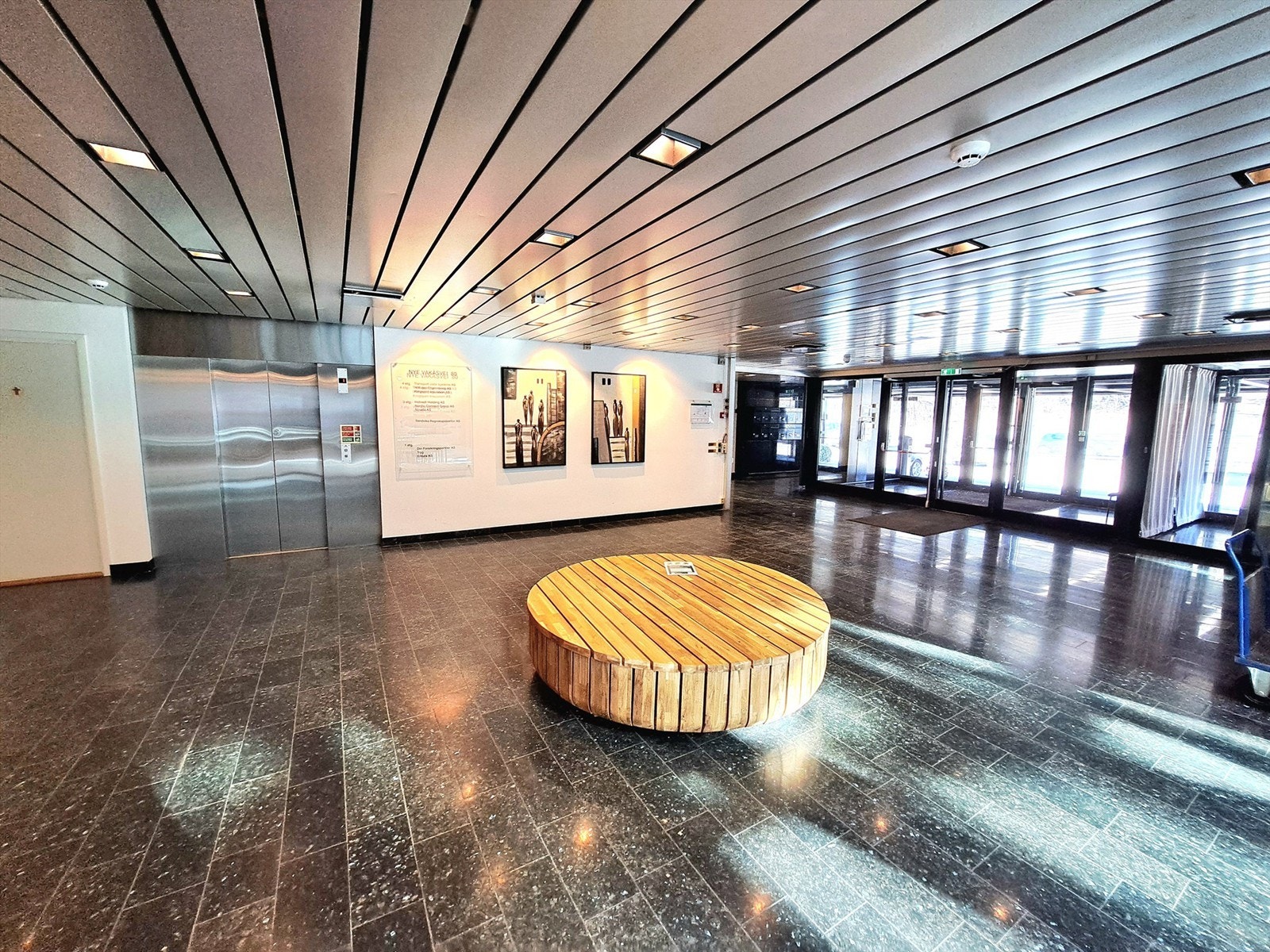 Lyse, luftige fellesarealer Galleribilde