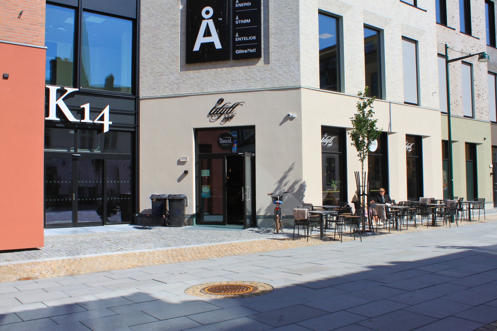 Ved inngangen til K14 ligger blant annet Idyll café, som har hatt stor suksess siden åpning. Galleribilde