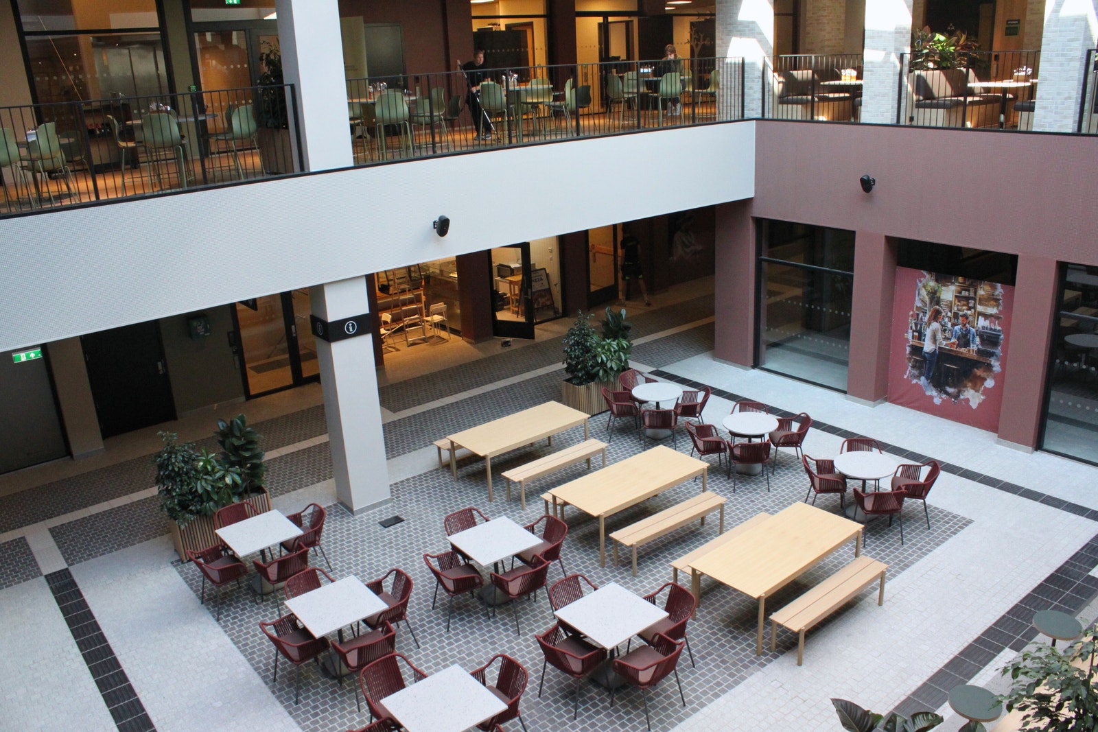 Store og gode lyskilder gjør det ekstra hyggelig å sitte i fellesområdene på K14. Galleribilde