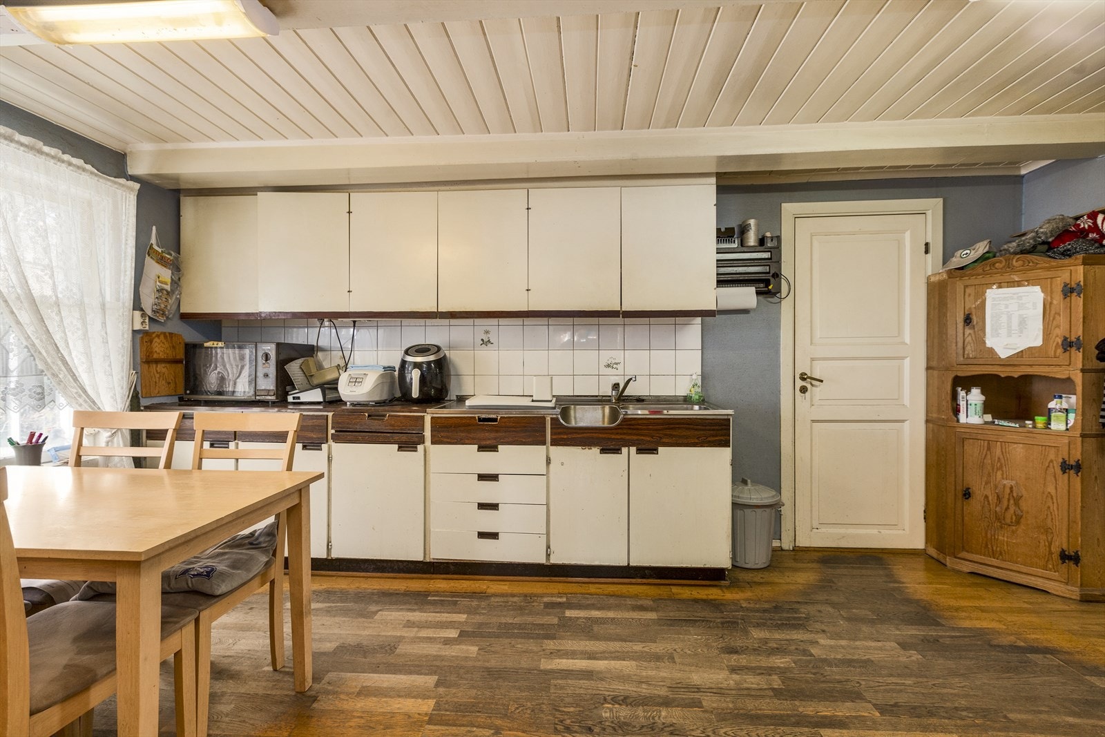 Rommet har god plass for spisebord. Galleribilde