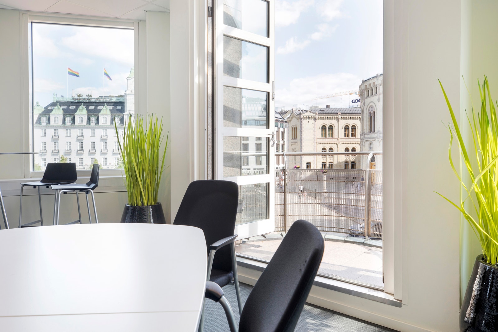 Flott utsikt mot Stortinget. Galleribilde