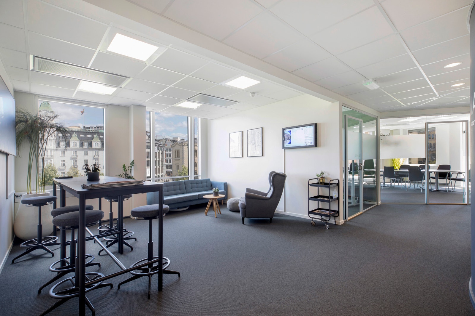 Åpne og lyse lokaler. Galleribilde