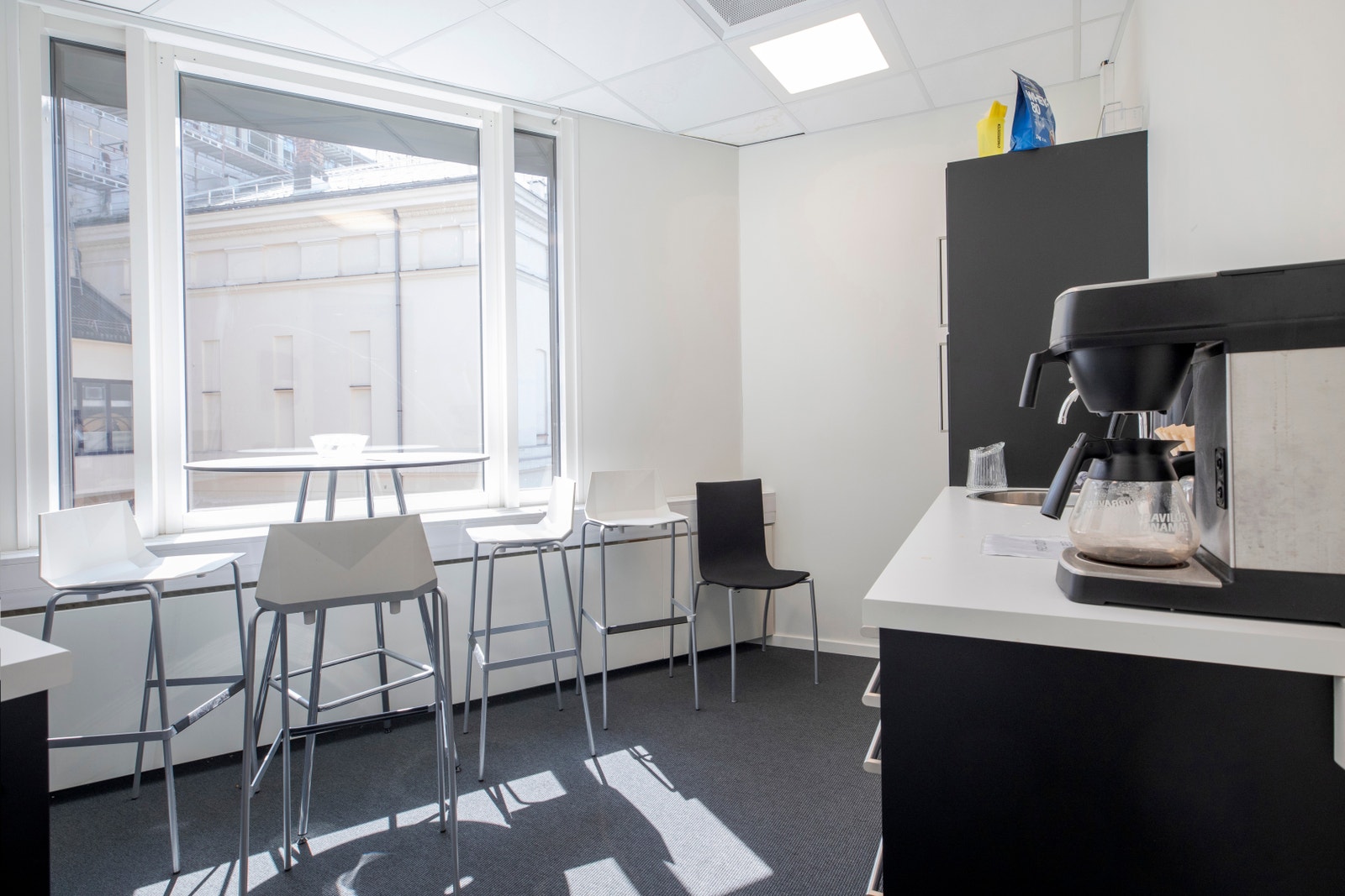 Sosial sone med minikjøkken. Galleribilde