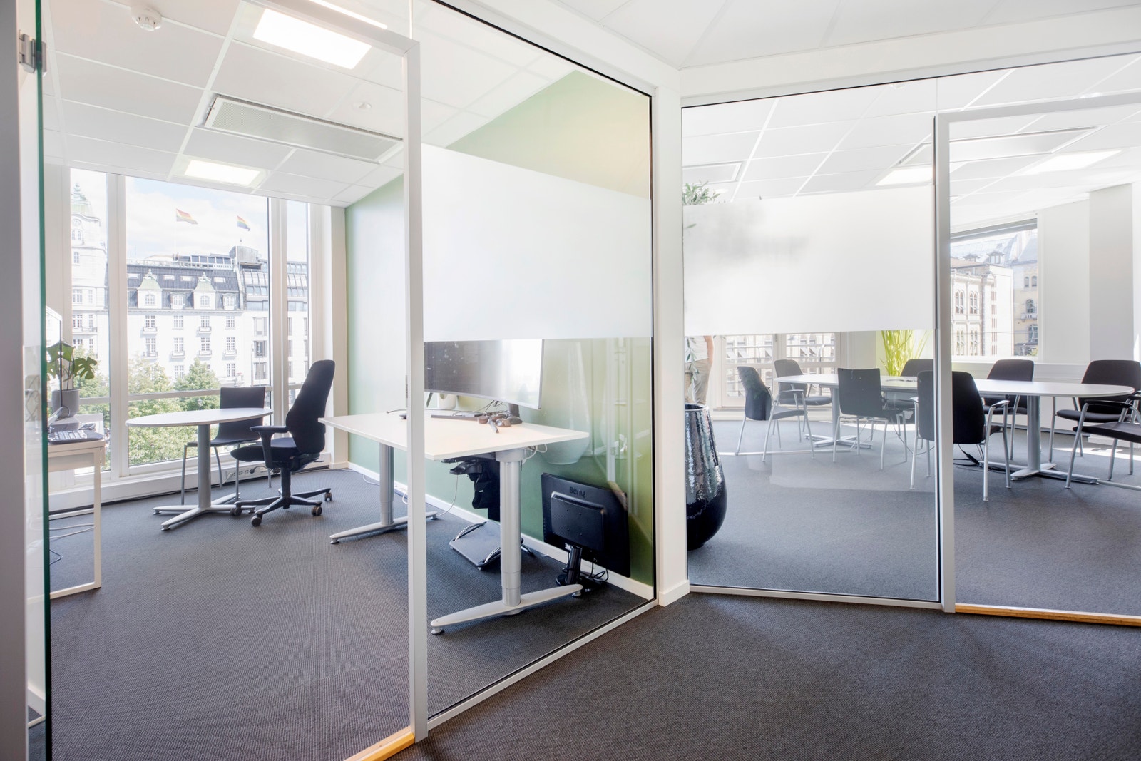 Åpne og lyse lokaler. Galleribilde